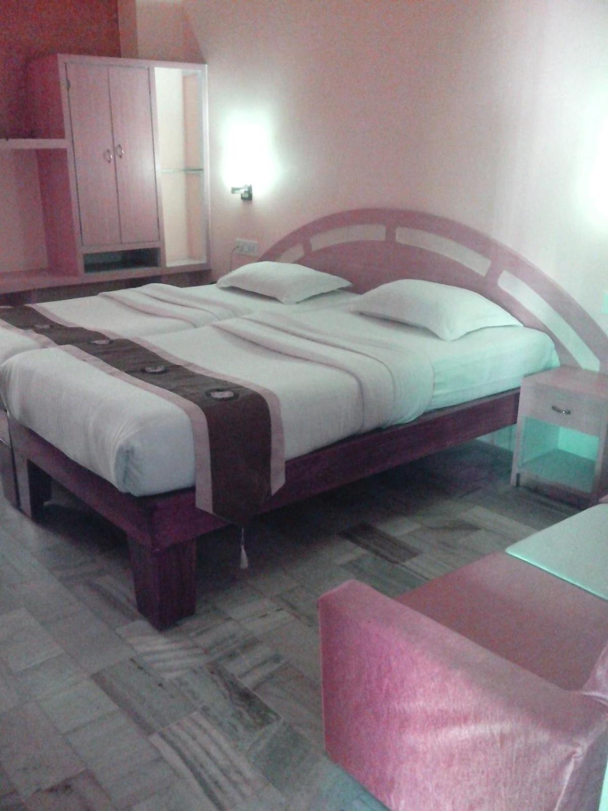 Deluxe Twin Room - Photo 7