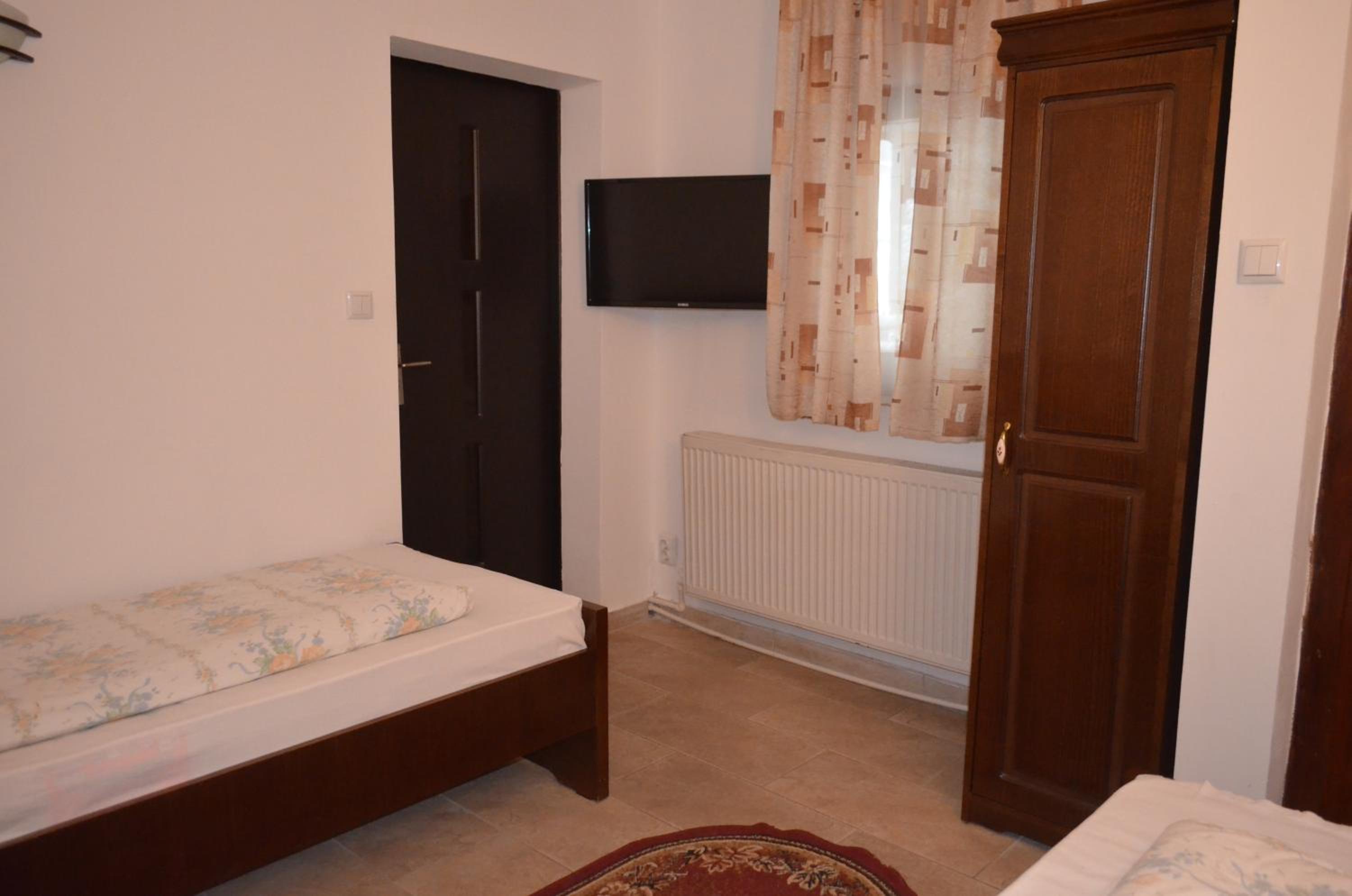 Double Room with Private Bathroom photo 1