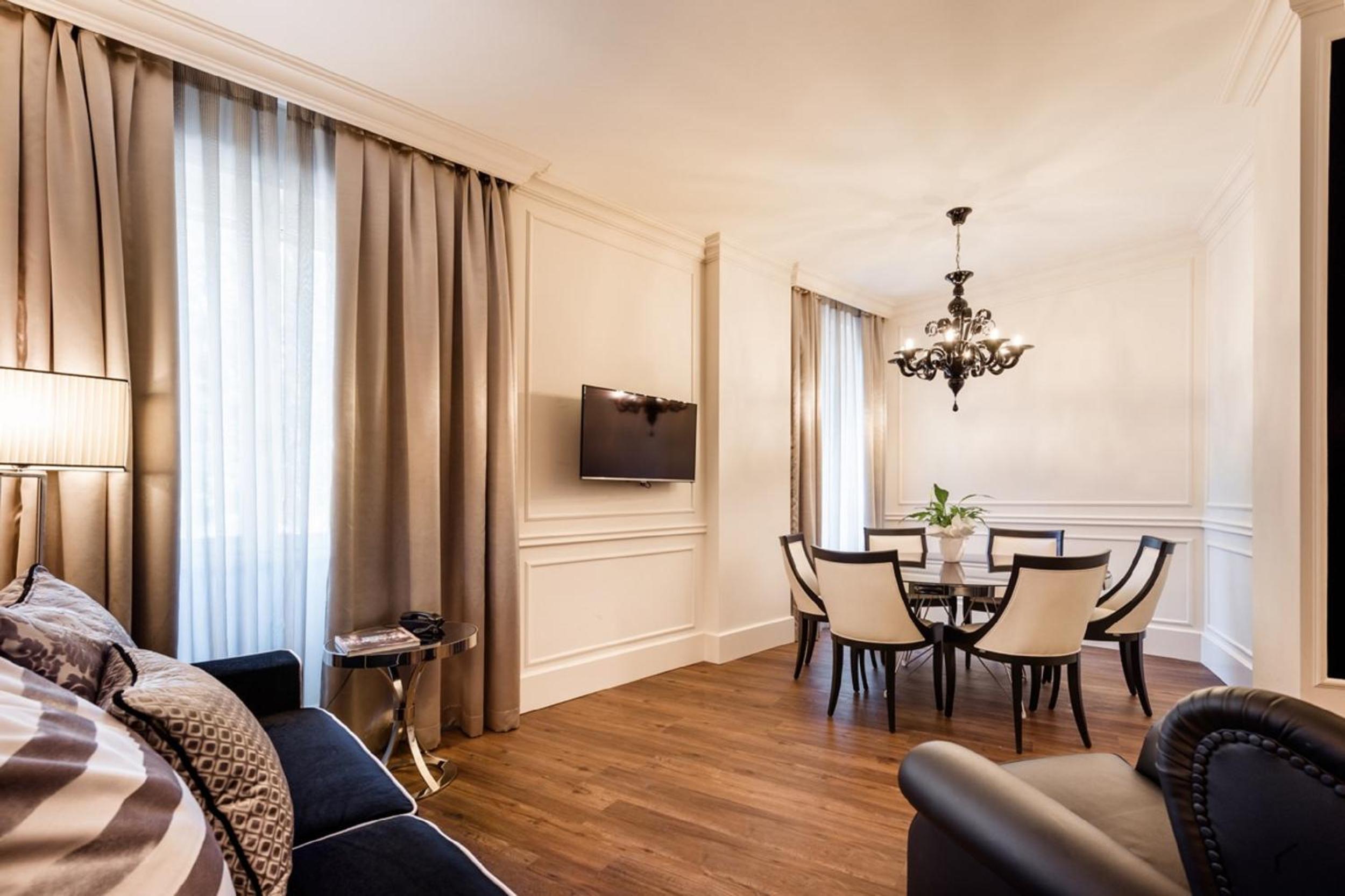One-Bedroom Apartment (5 Adults) - Split Level - Separate Building photo 1