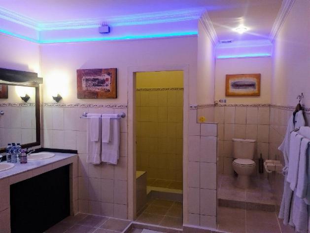Two-Bedroom Suite - Photo 6