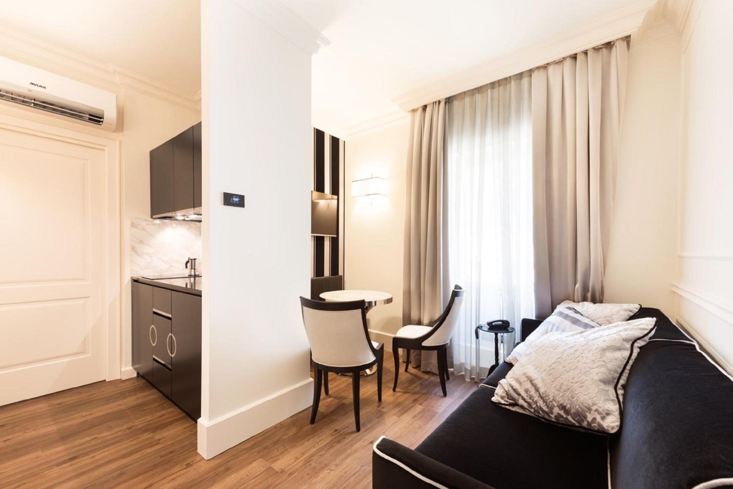 One-Bedroom Apartment (3 Adults) - Separate Building - Photo 3