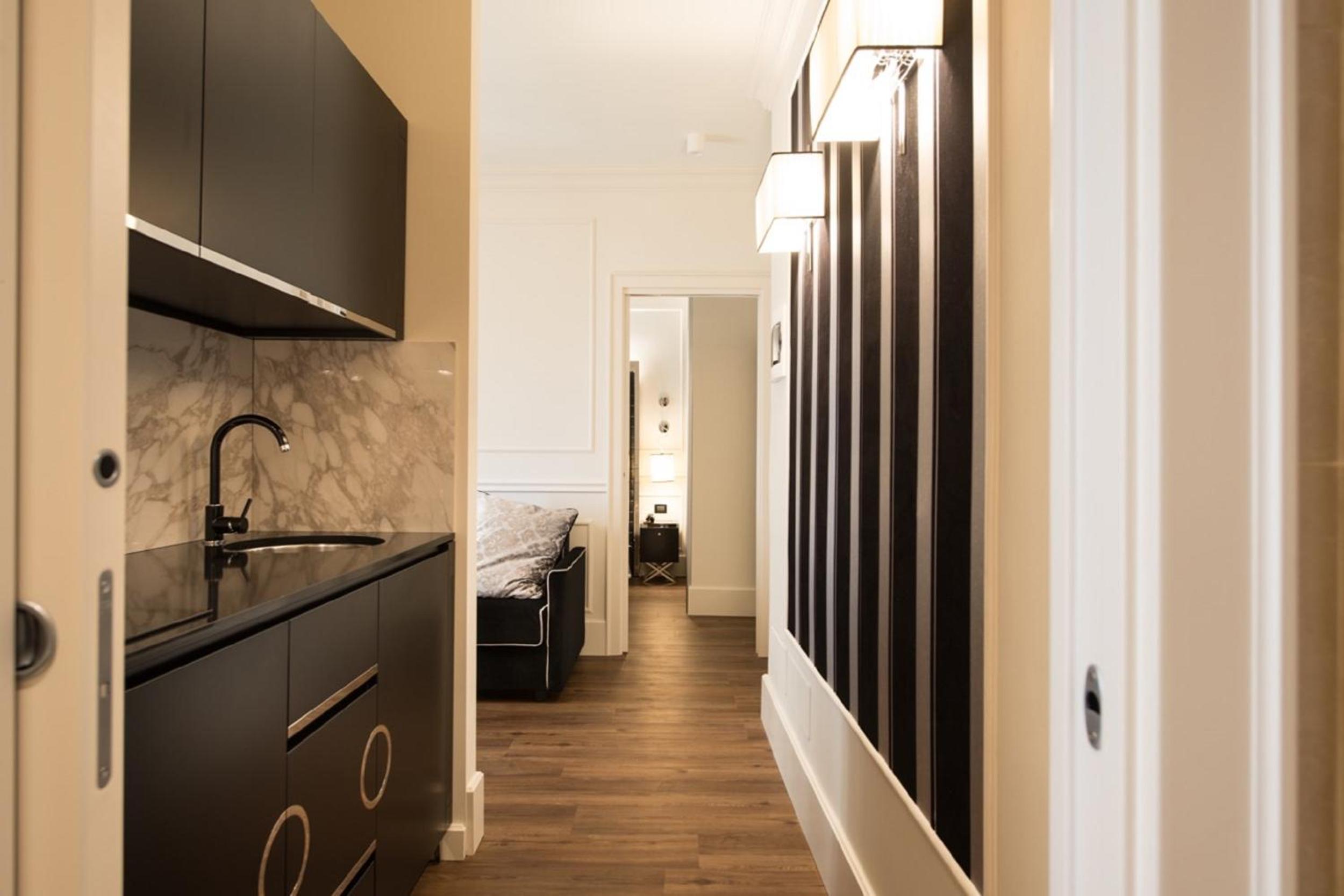 One-Bedroom Apartment (3 Adults) - Separate Building - Photo 9