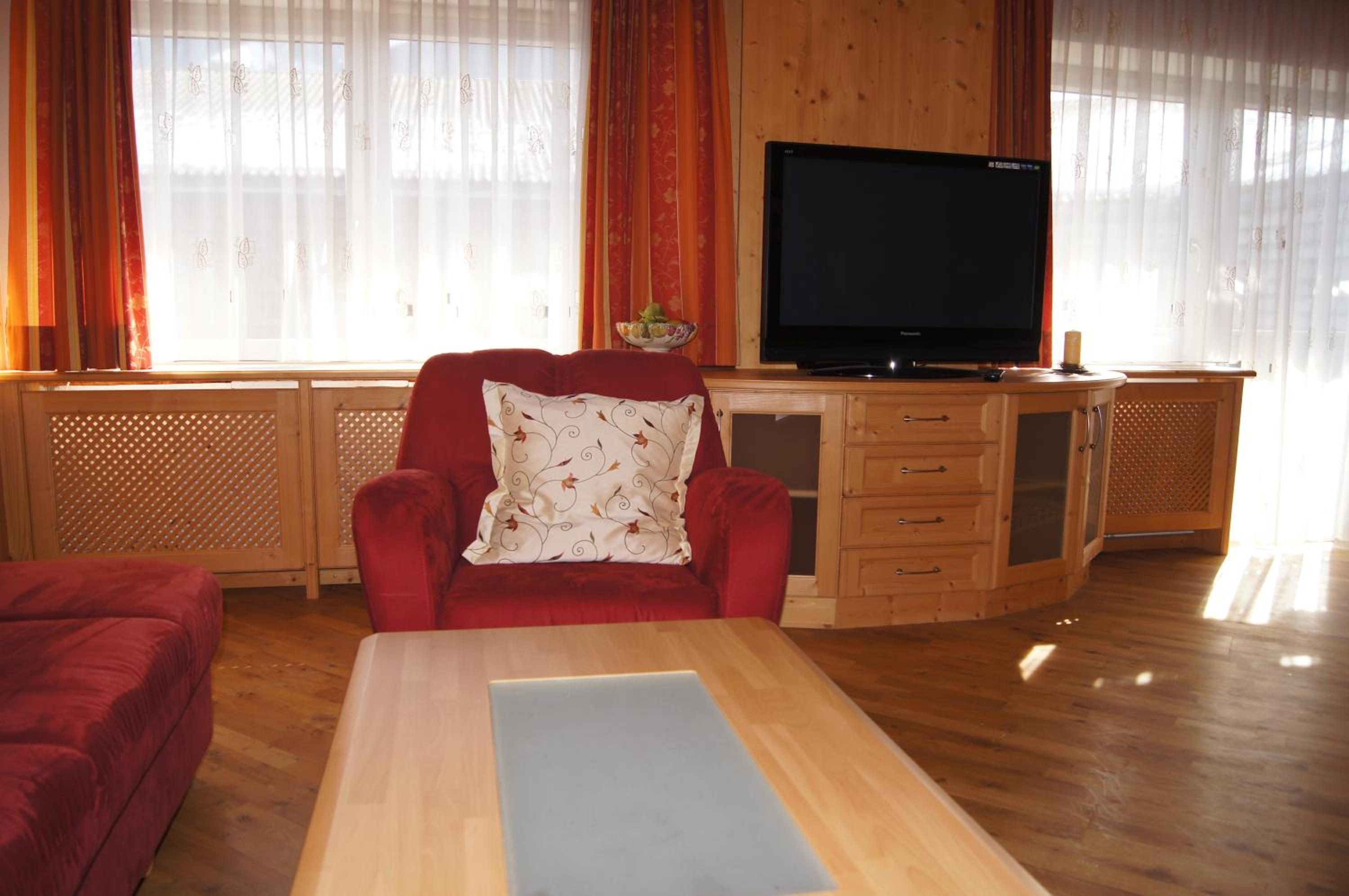 Three-Bedroom Apartment photo 1