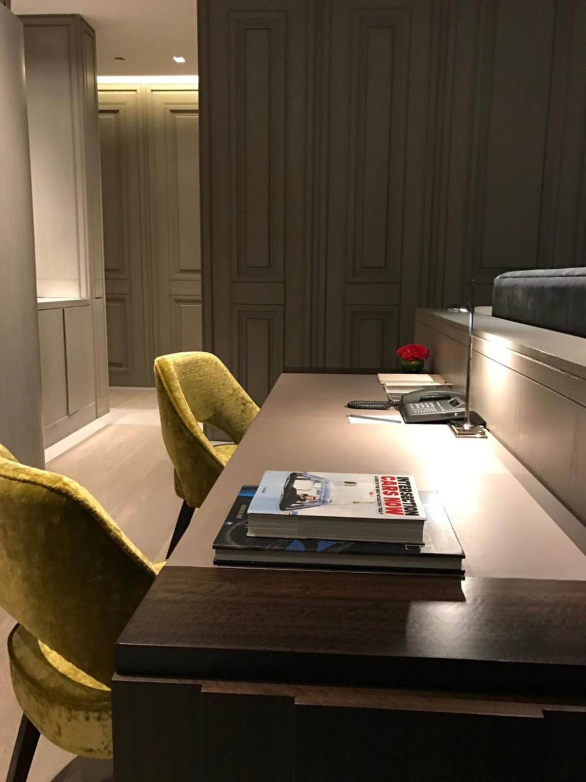 Junior Suite with Hi-Tea & Club Lounge Access, 15% Dis on Laundry & 20% Dis on Spa, 2 way Airport Transfer, Late Check-out till 1 PM, Floor Butler Service