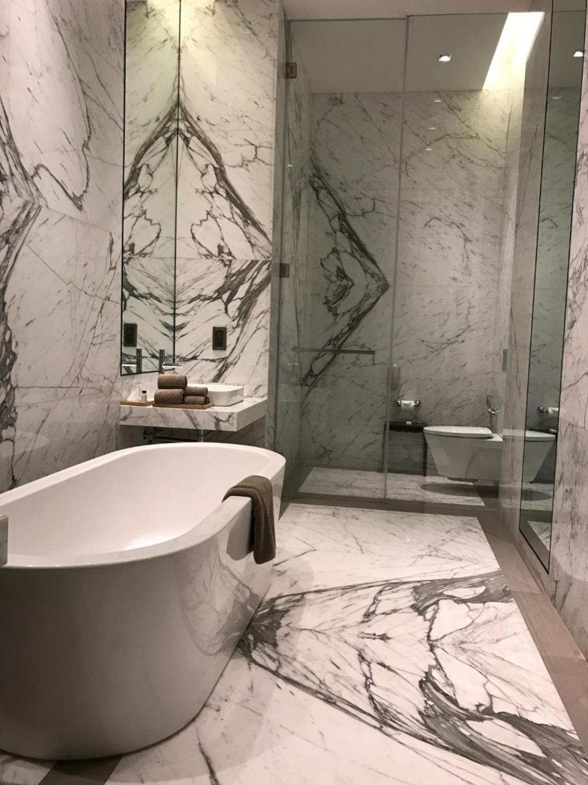 Junior Suite with Hi-Tea & Club Lounge Access, 15% Dis on Laundry & 20% Dis on Spa, 2 way Airport Transfer, Late Check-out till 1 PM, Floor Butler Service