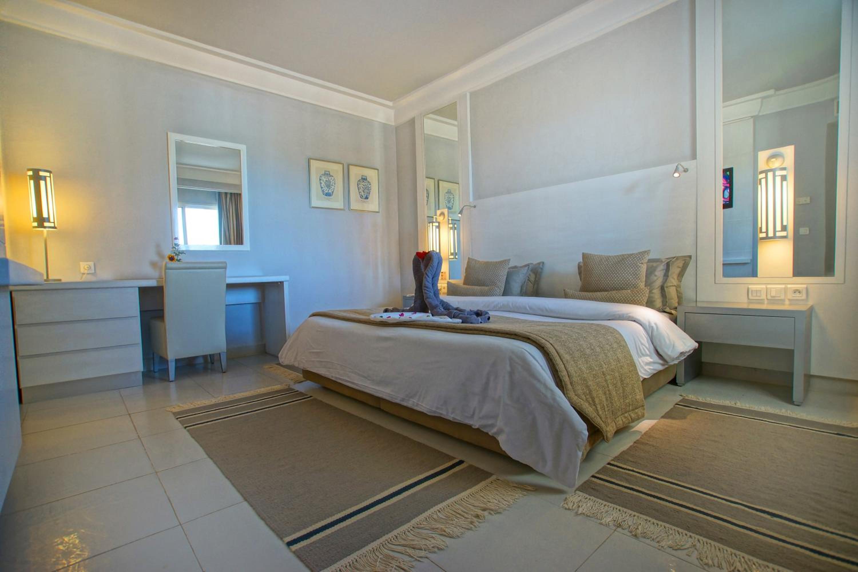 Senior Suite