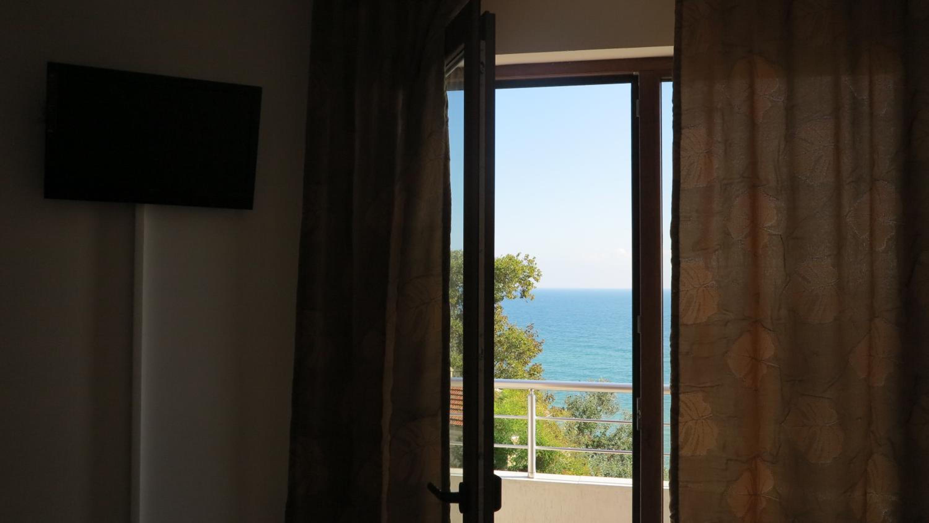 Deluxe Double Room with Sea View photo 3