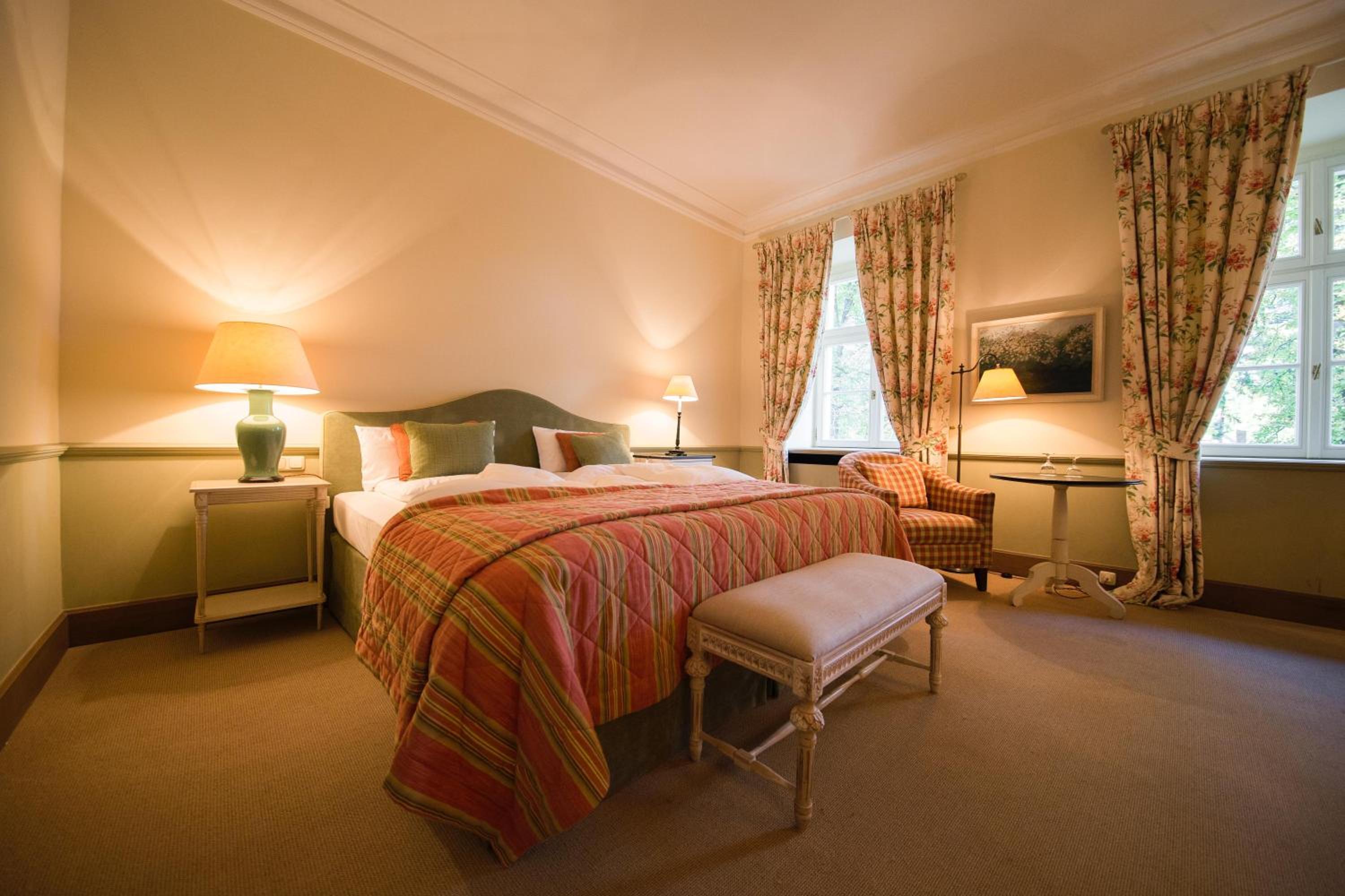 Deluxe Double Room - Photo 13