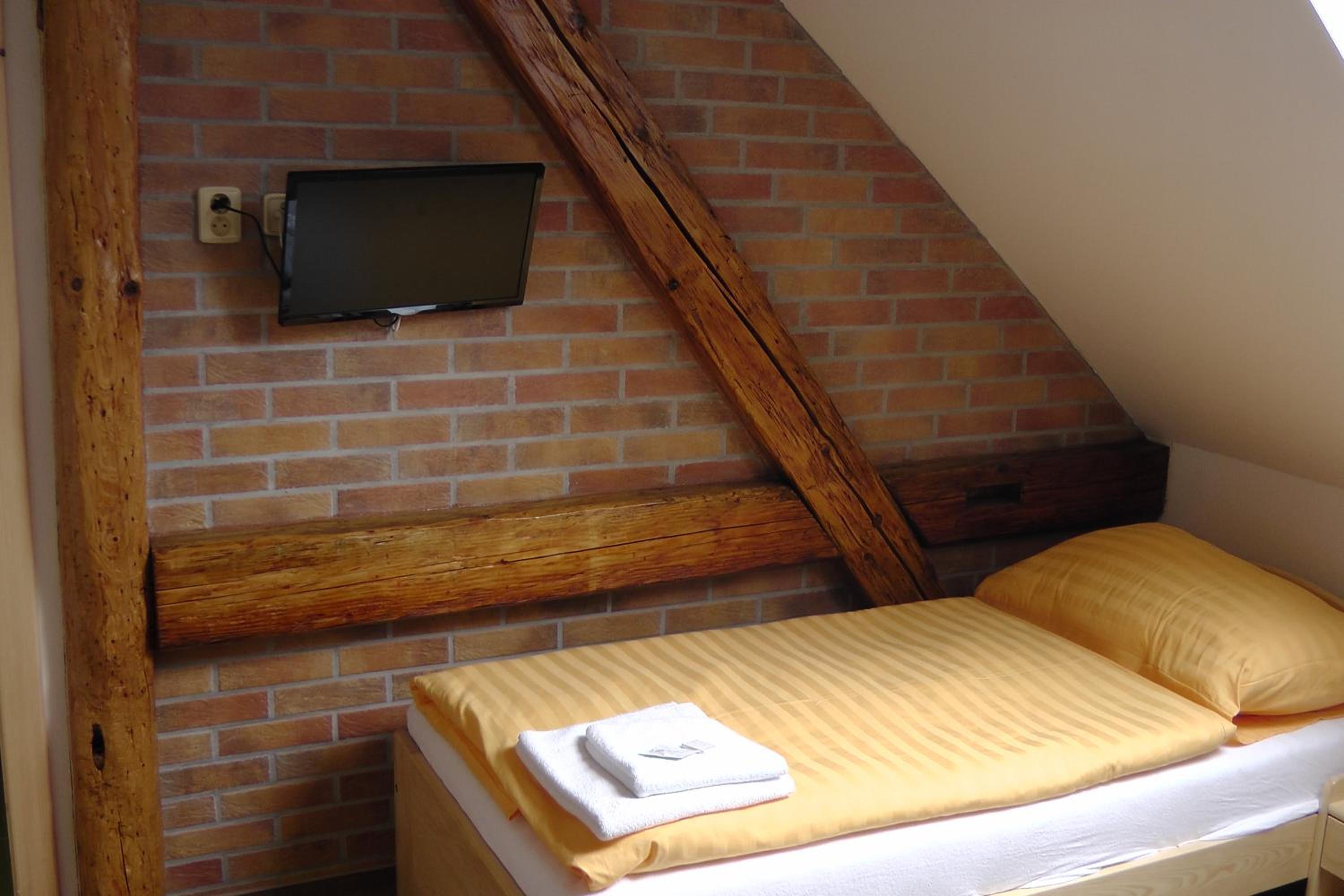 Twin Room with Private Bathroom photo 2