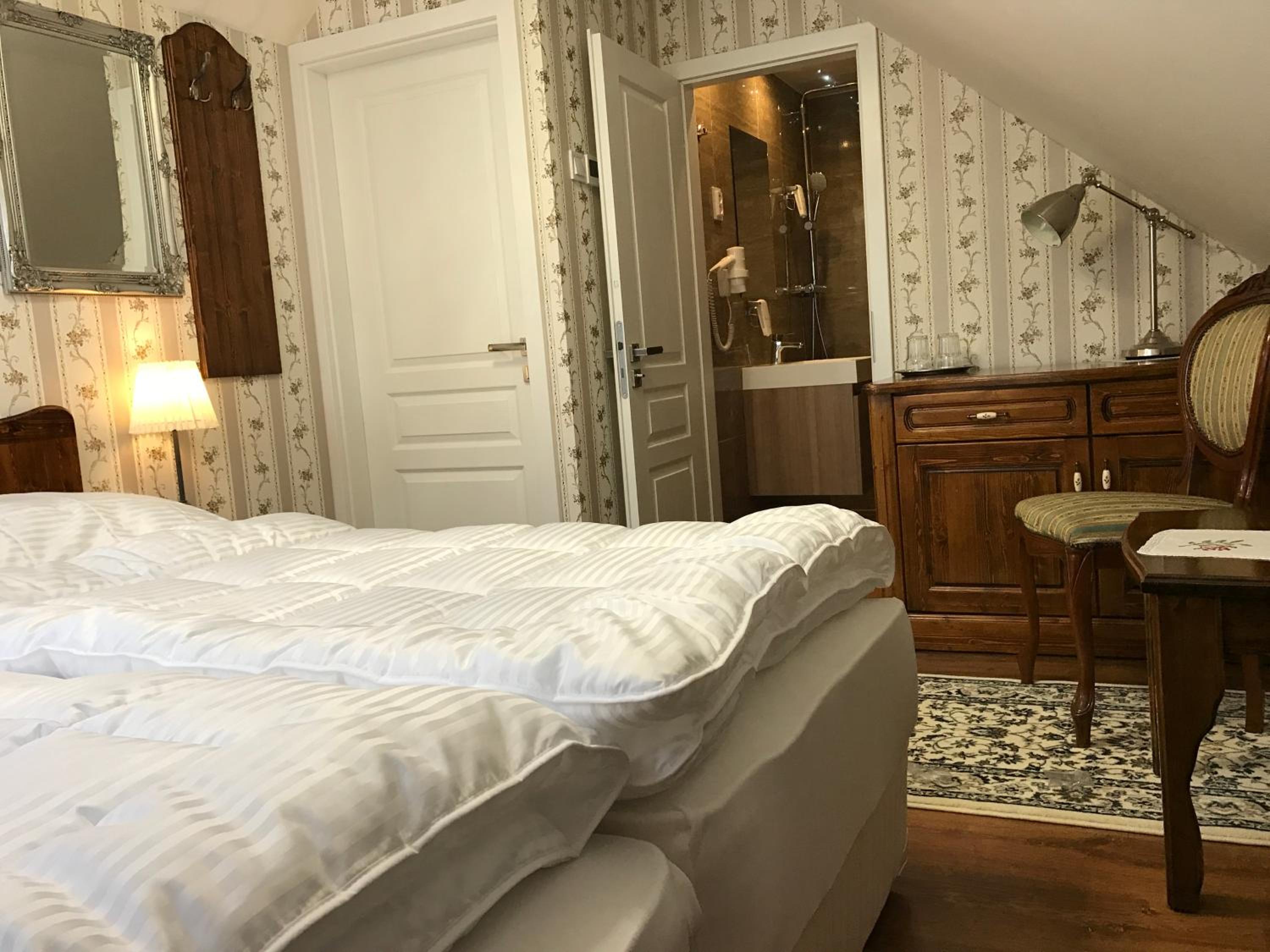 Superior Double Room with Garden View - Photo 11