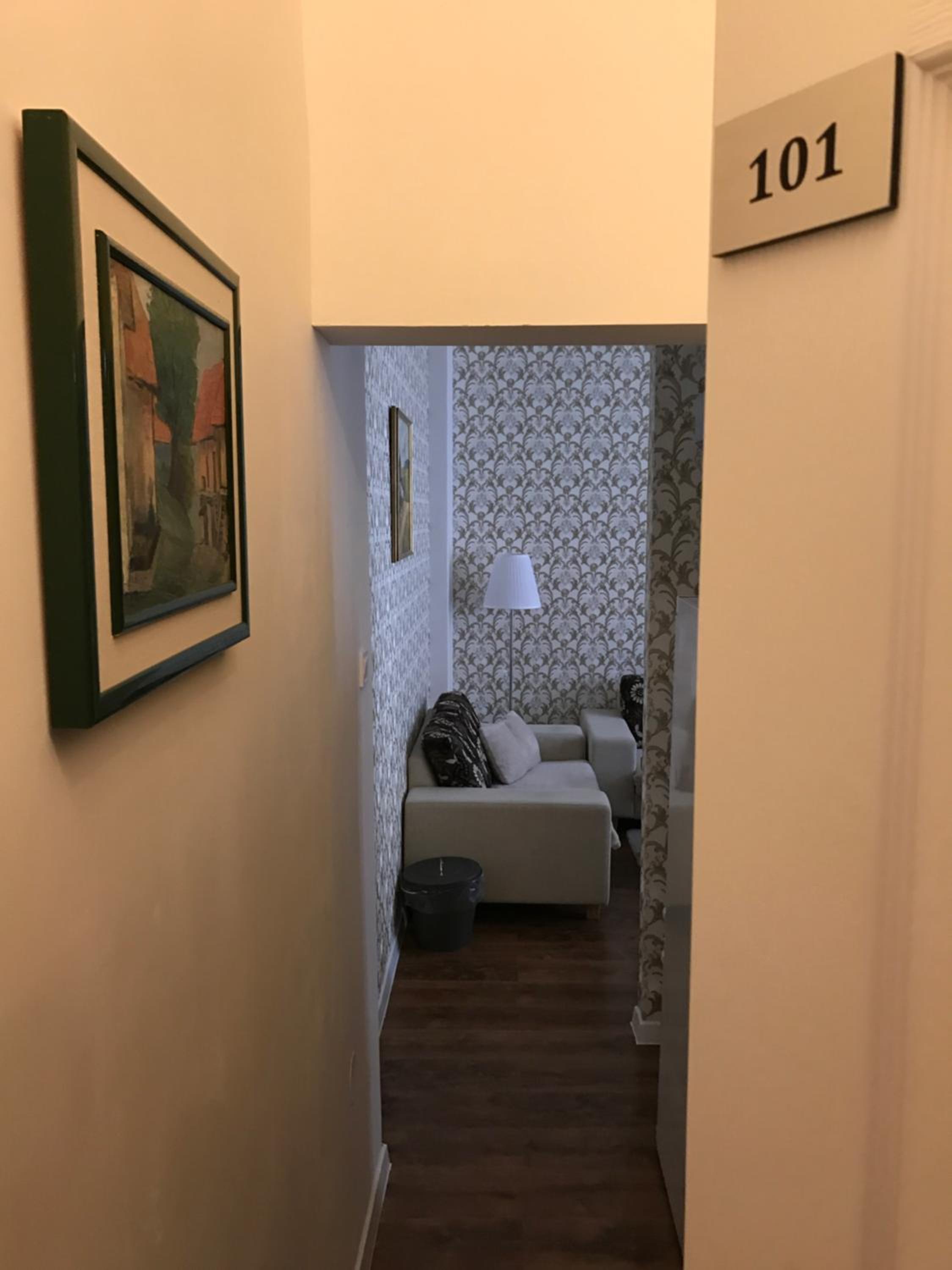 Deluxe Apartment with Kitchen - Photo 25