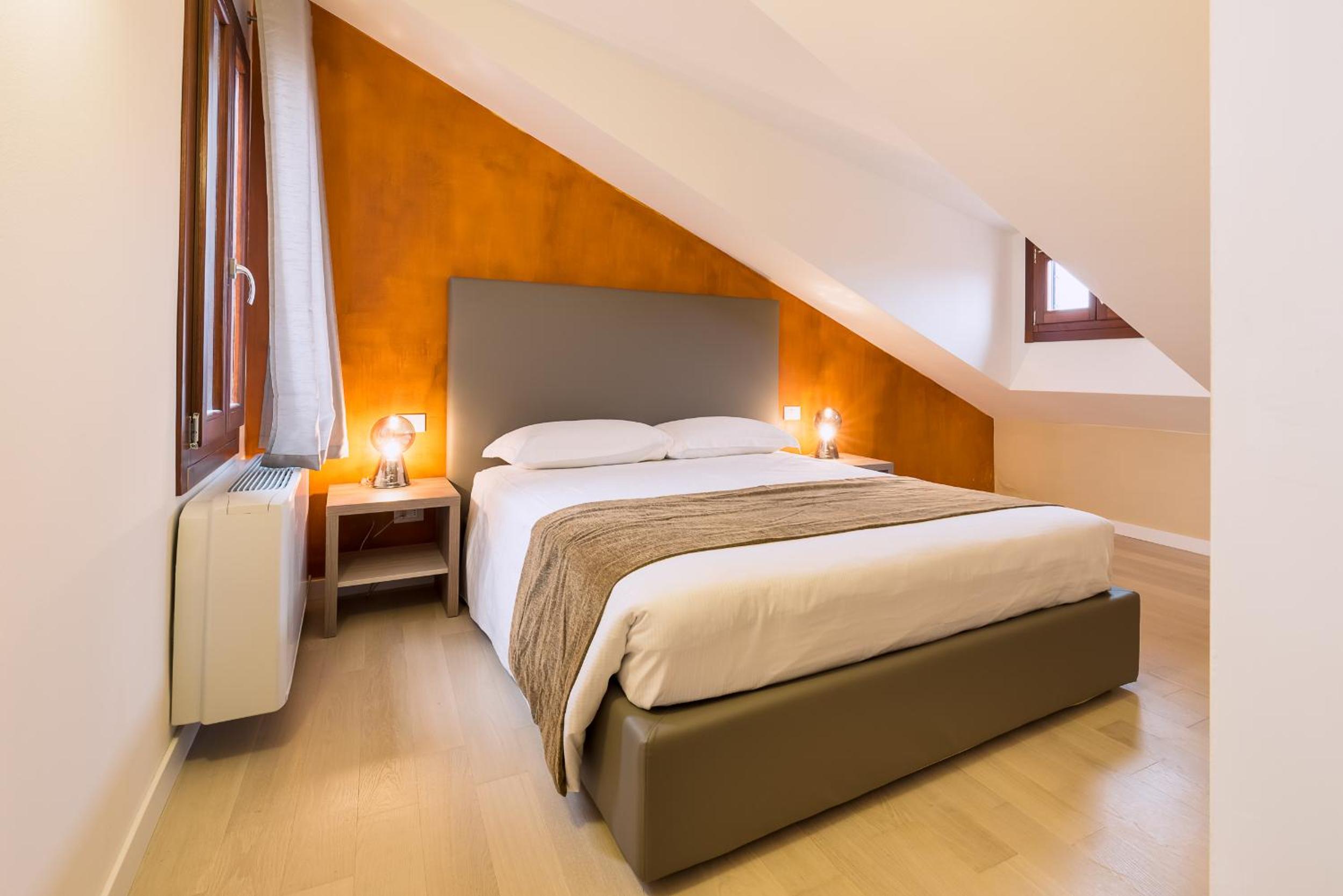 One-Bedroom Apartment with Terrace photo 1