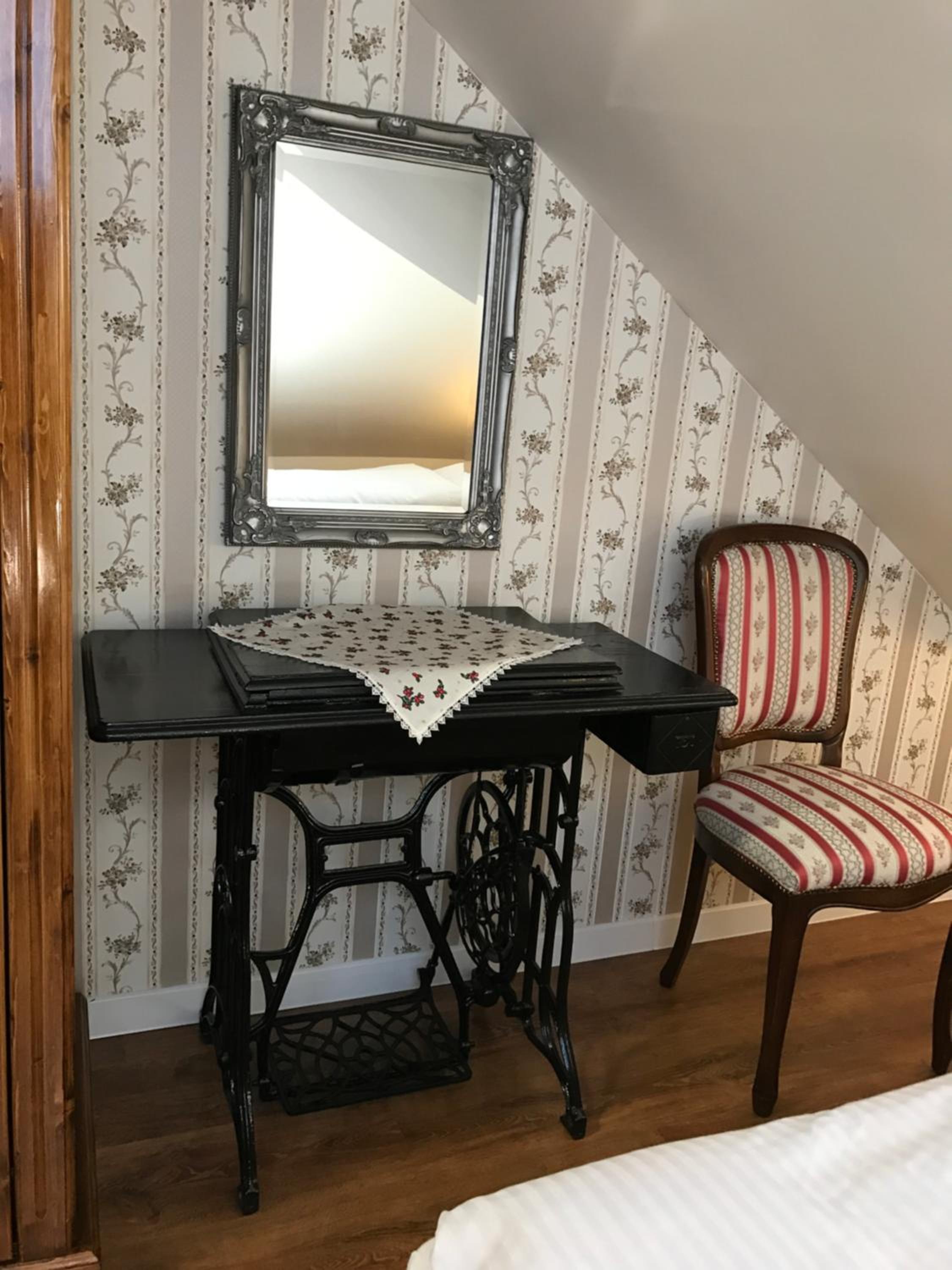 Deluxe Double Room - Photo 7