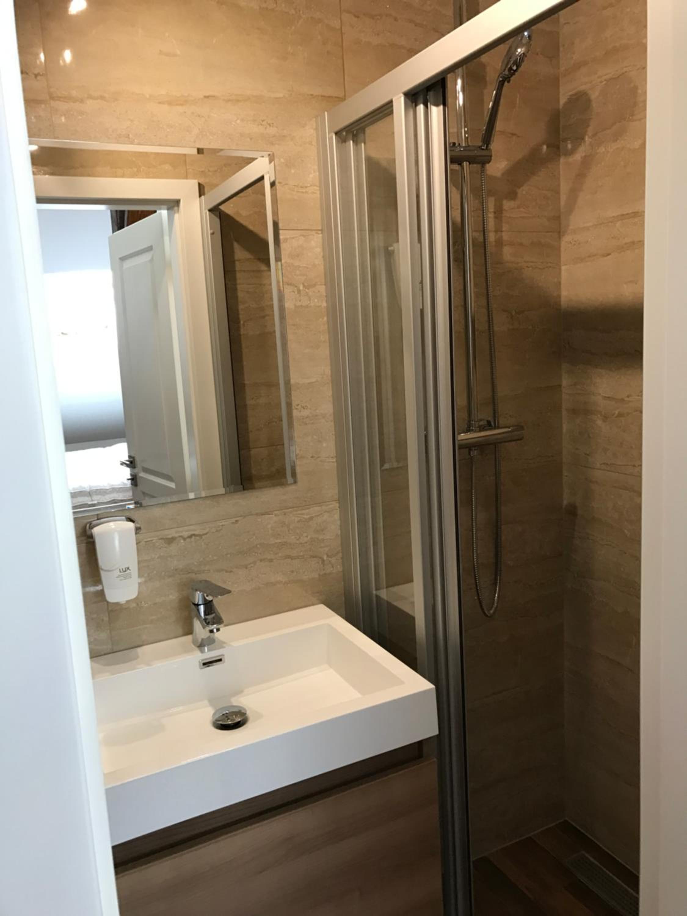 Deluxe Double Room - Photo 28