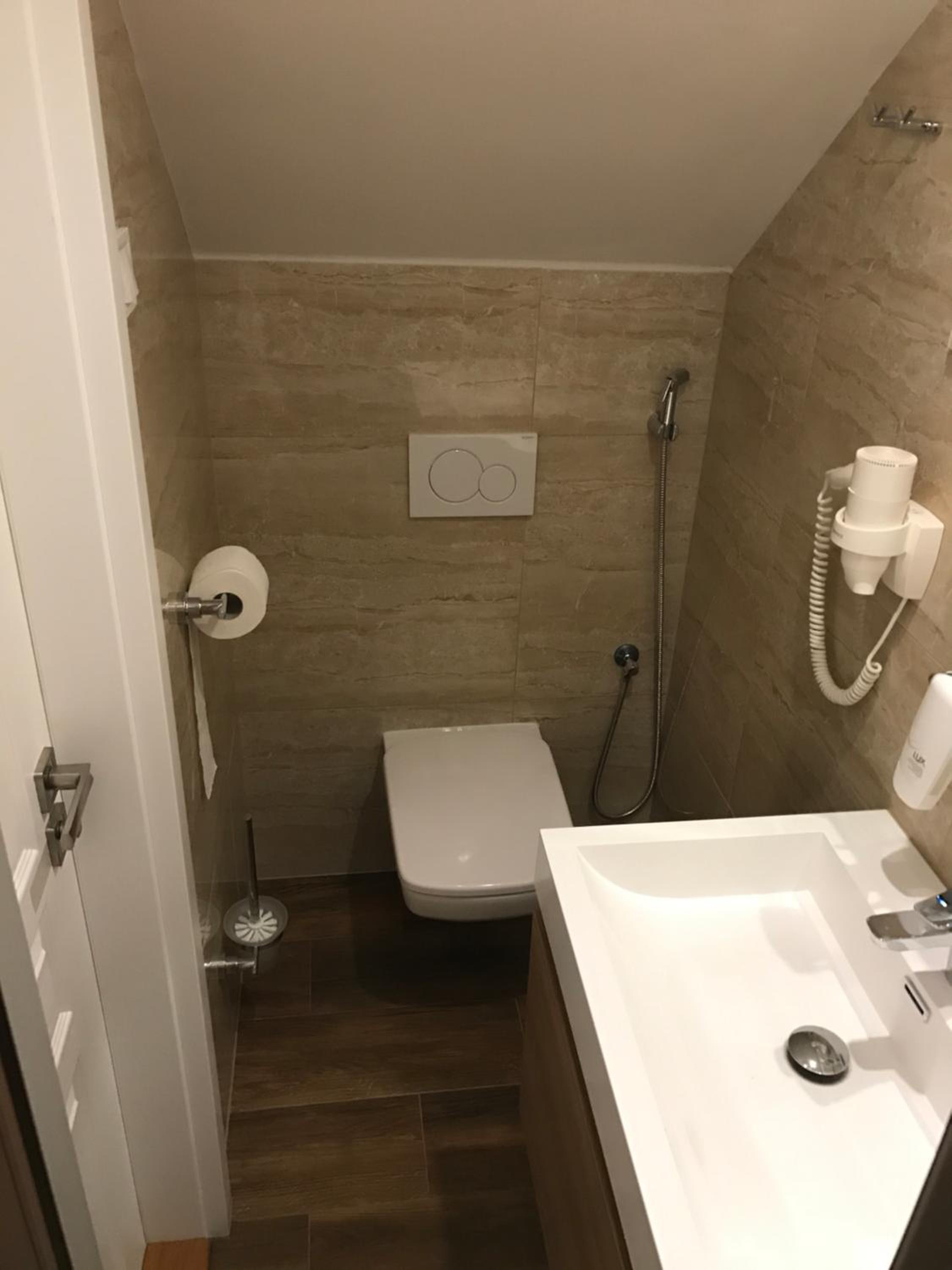 Deluxe Double Room - Photo 29