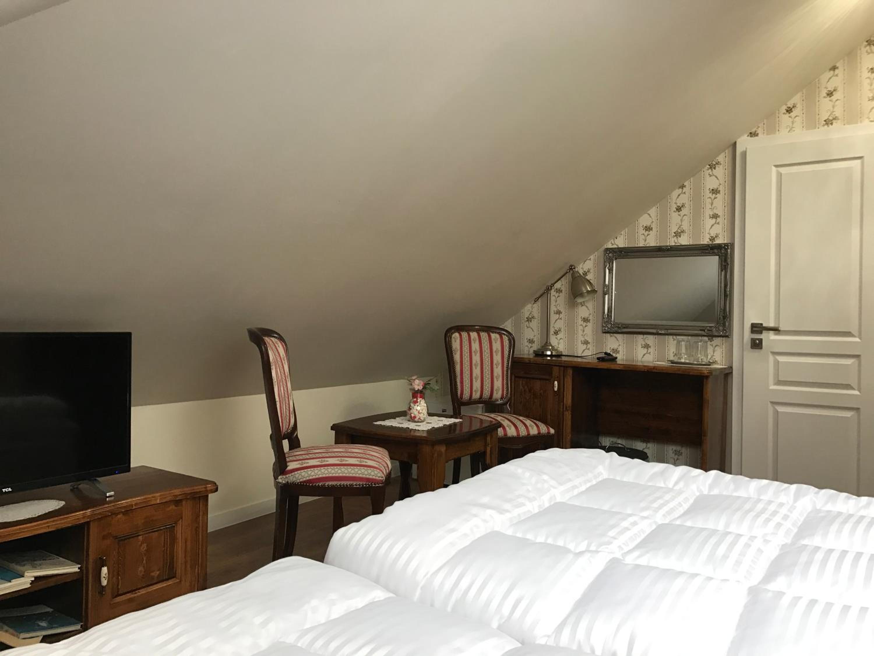 Deluxe Double Room - Photo 17