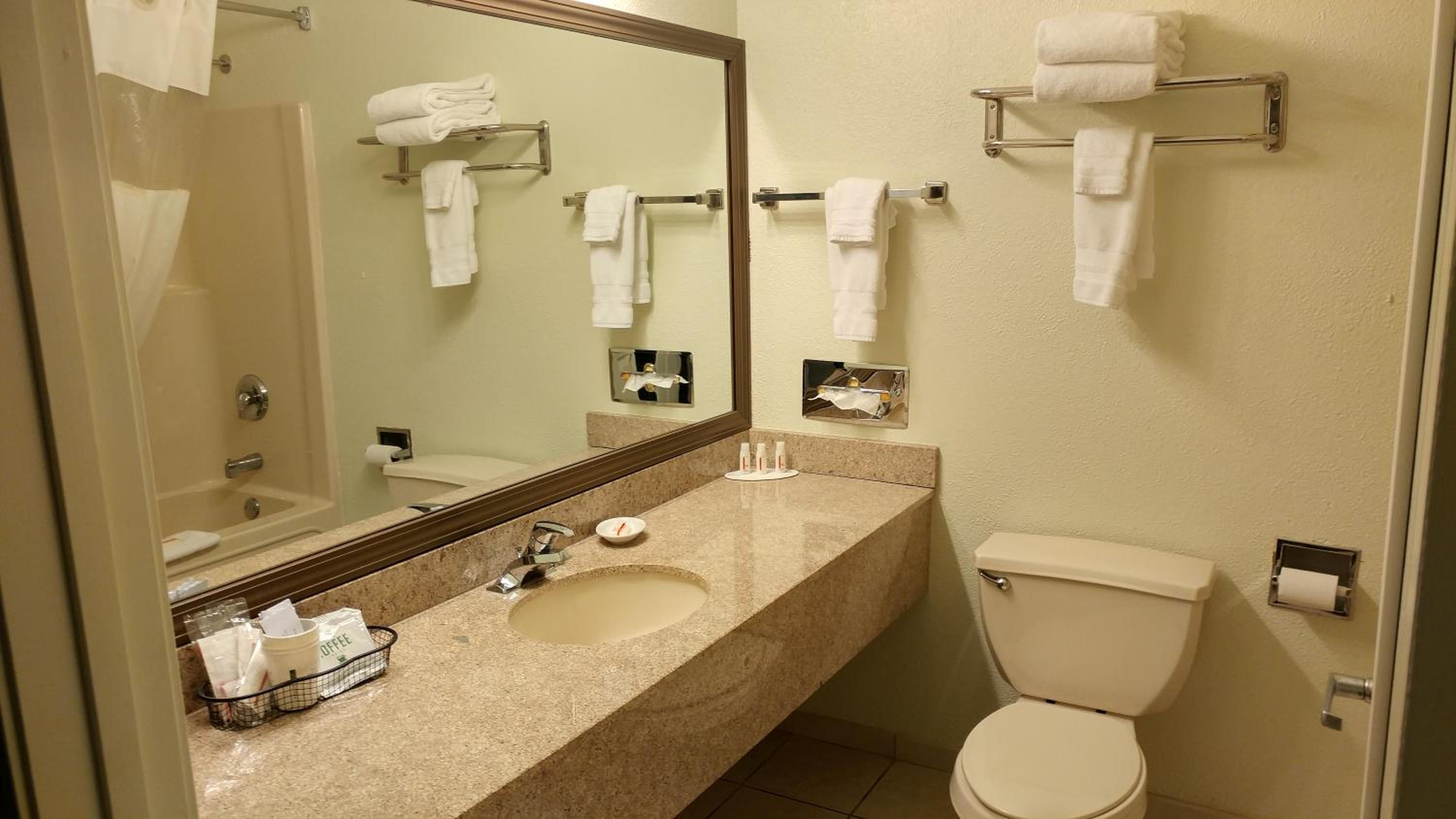 2 Queen Beds, Mountain View, Non-Smoking
