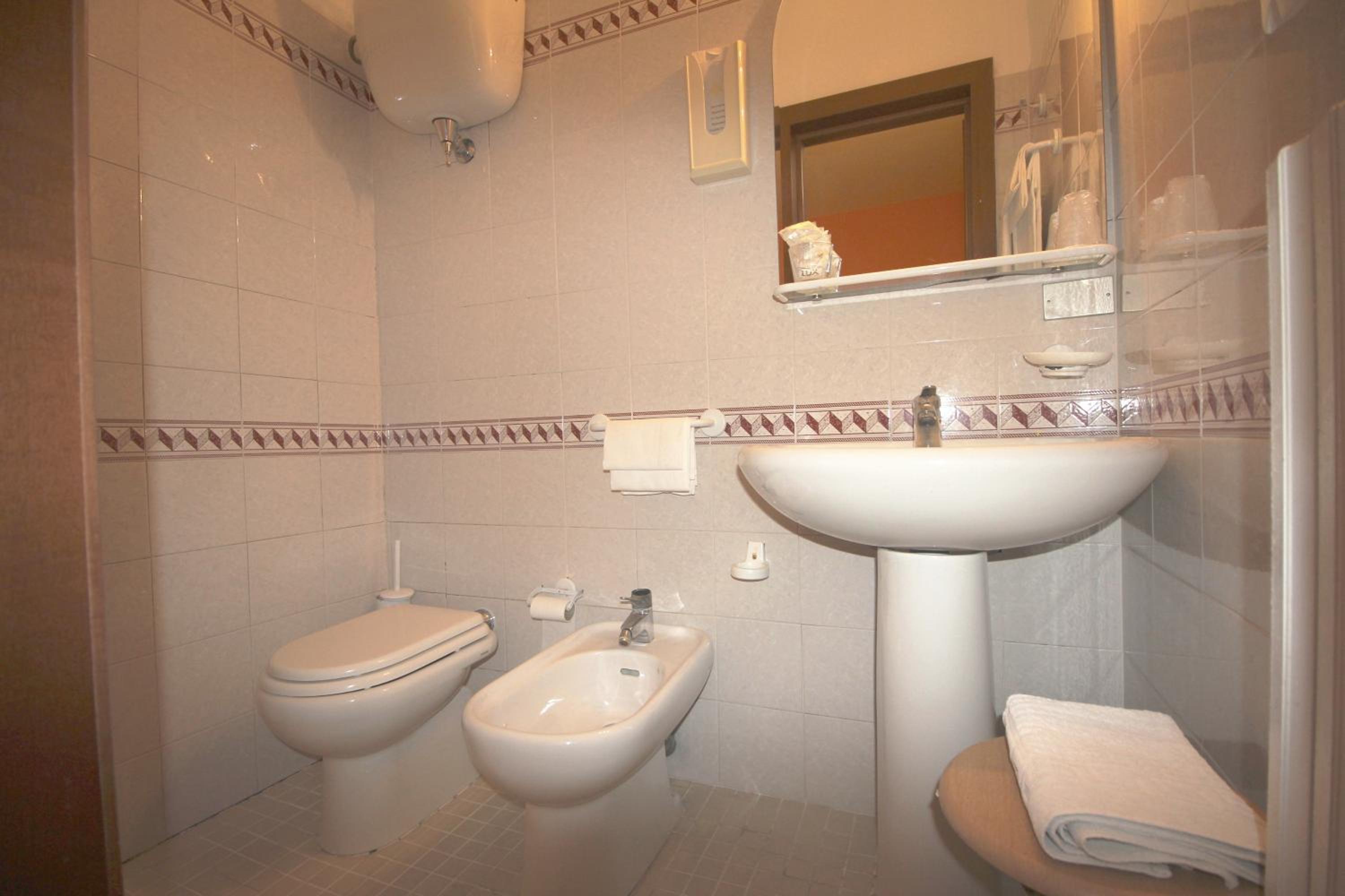 Double Room - Photo 23