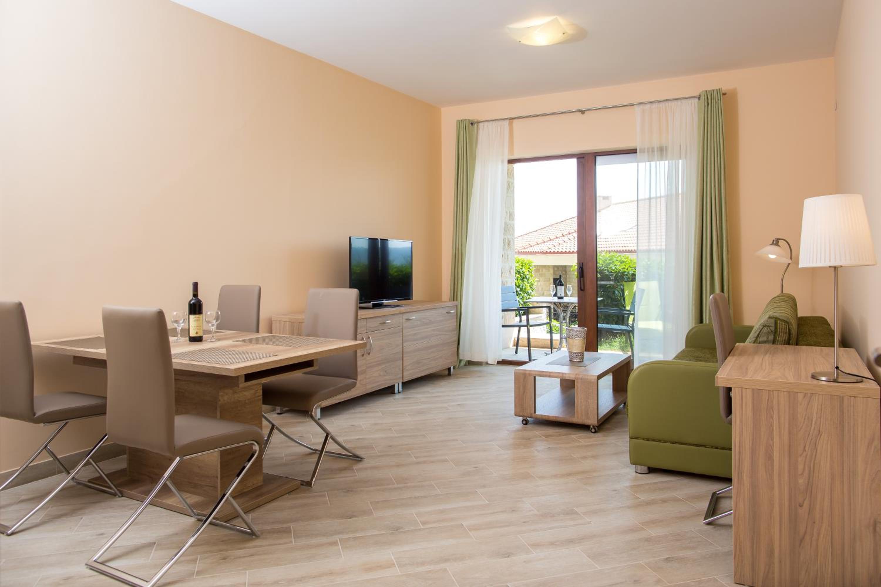 Superior Apartment with Terrace and Sea View