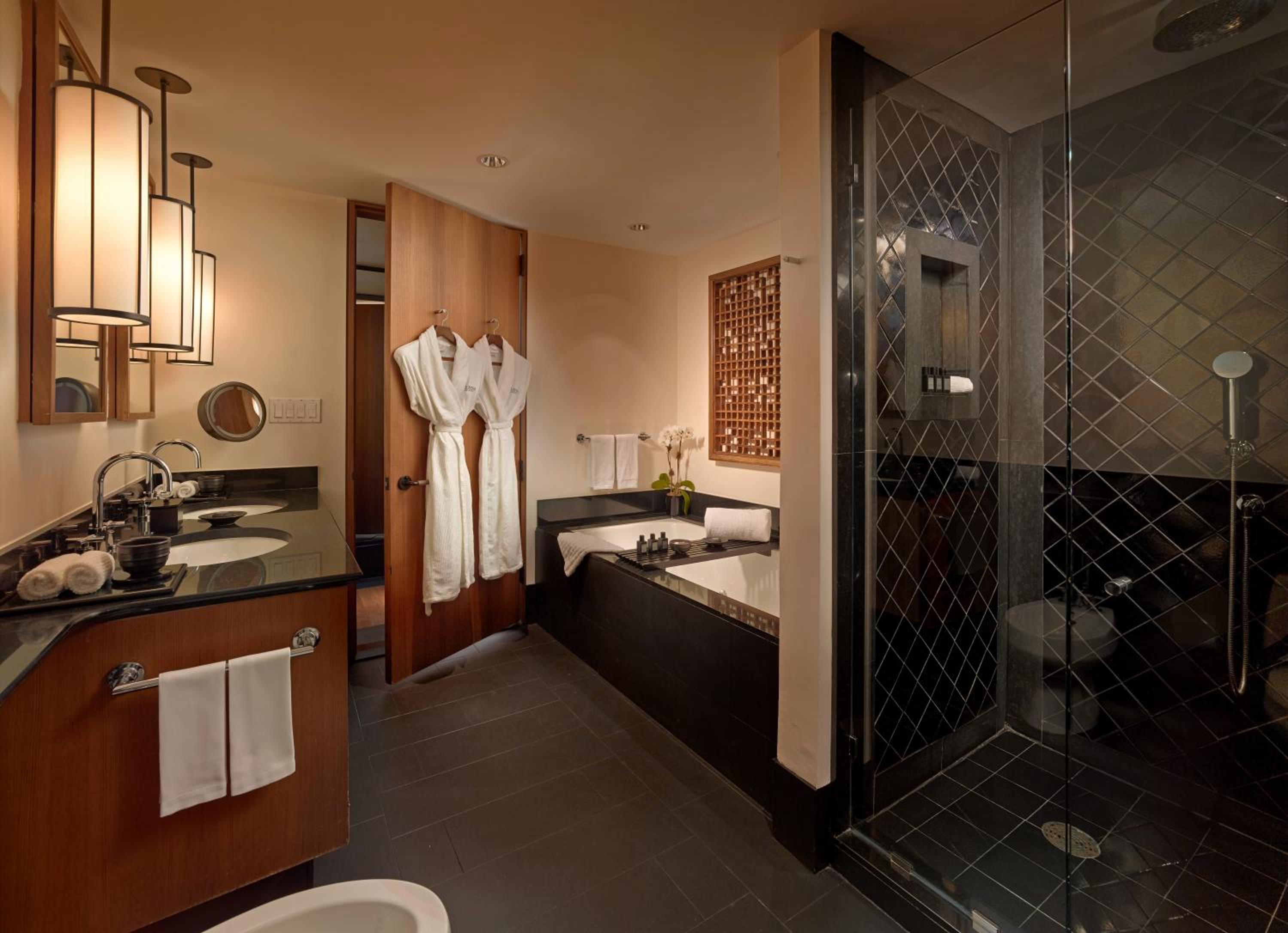 One-Bedroom Suite with Ocean View - Photo 4