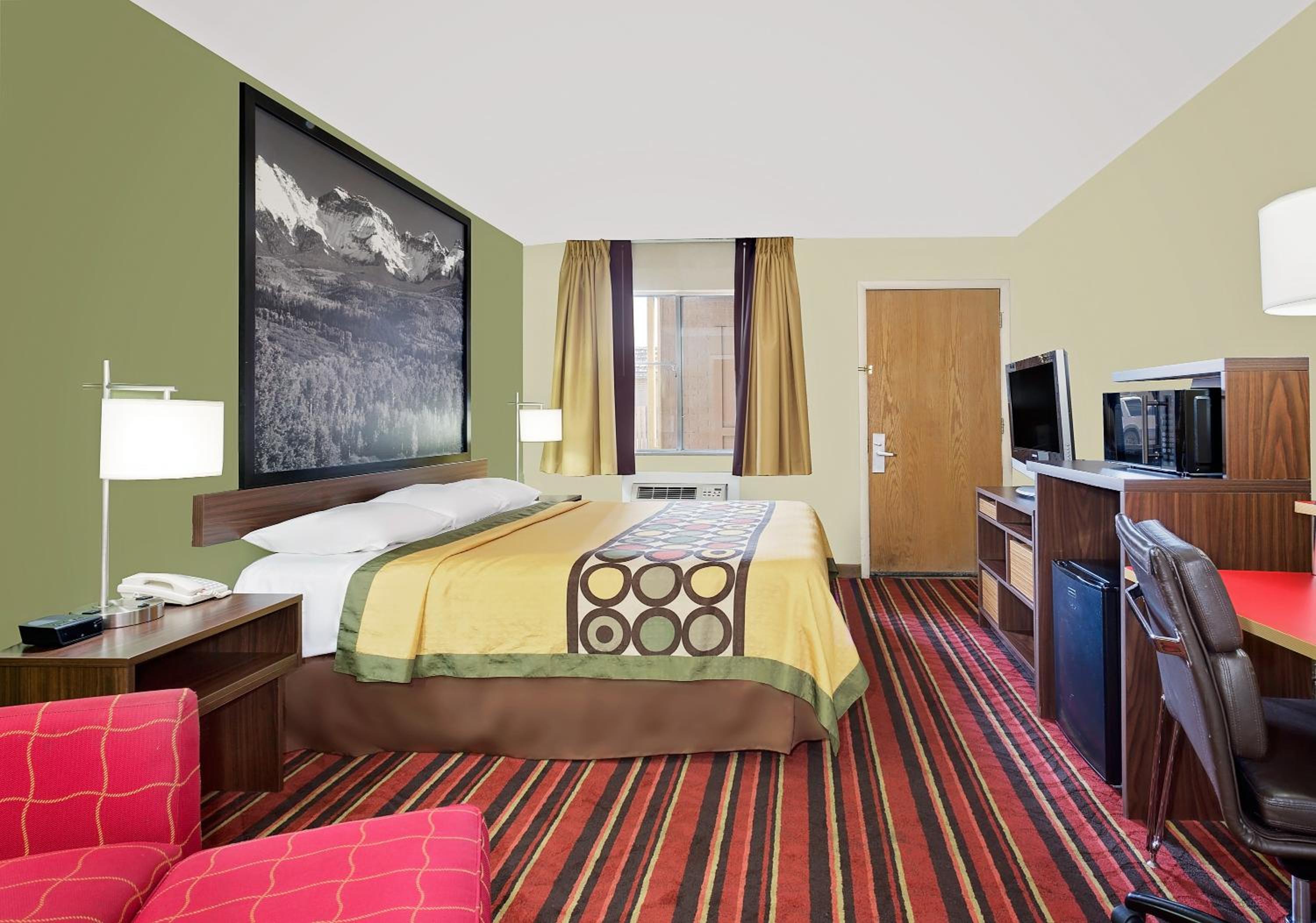 Queen Room - Non-Smoking - Photo 5