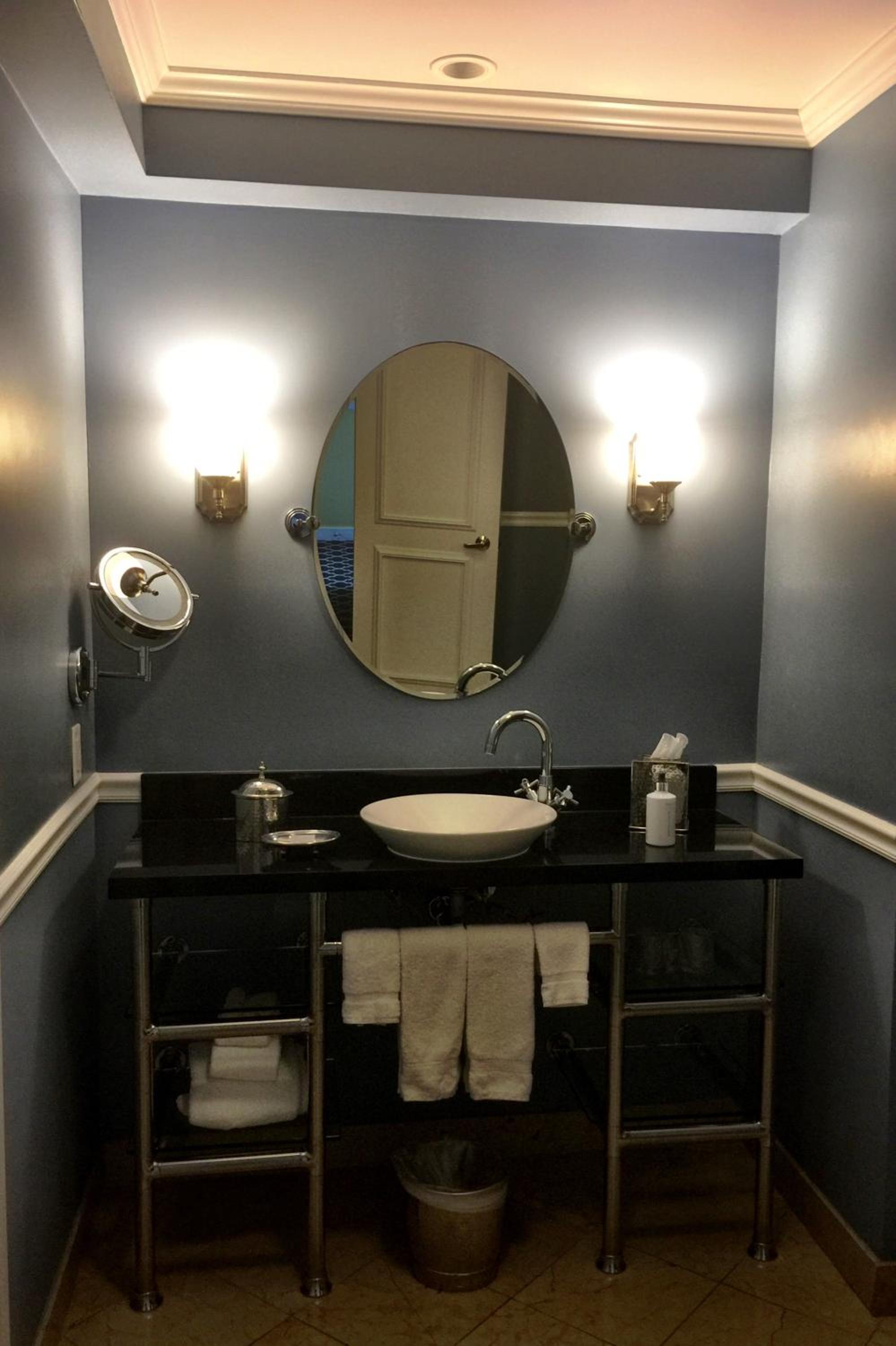 Deluxe King Room with Ocean View - Photo 3