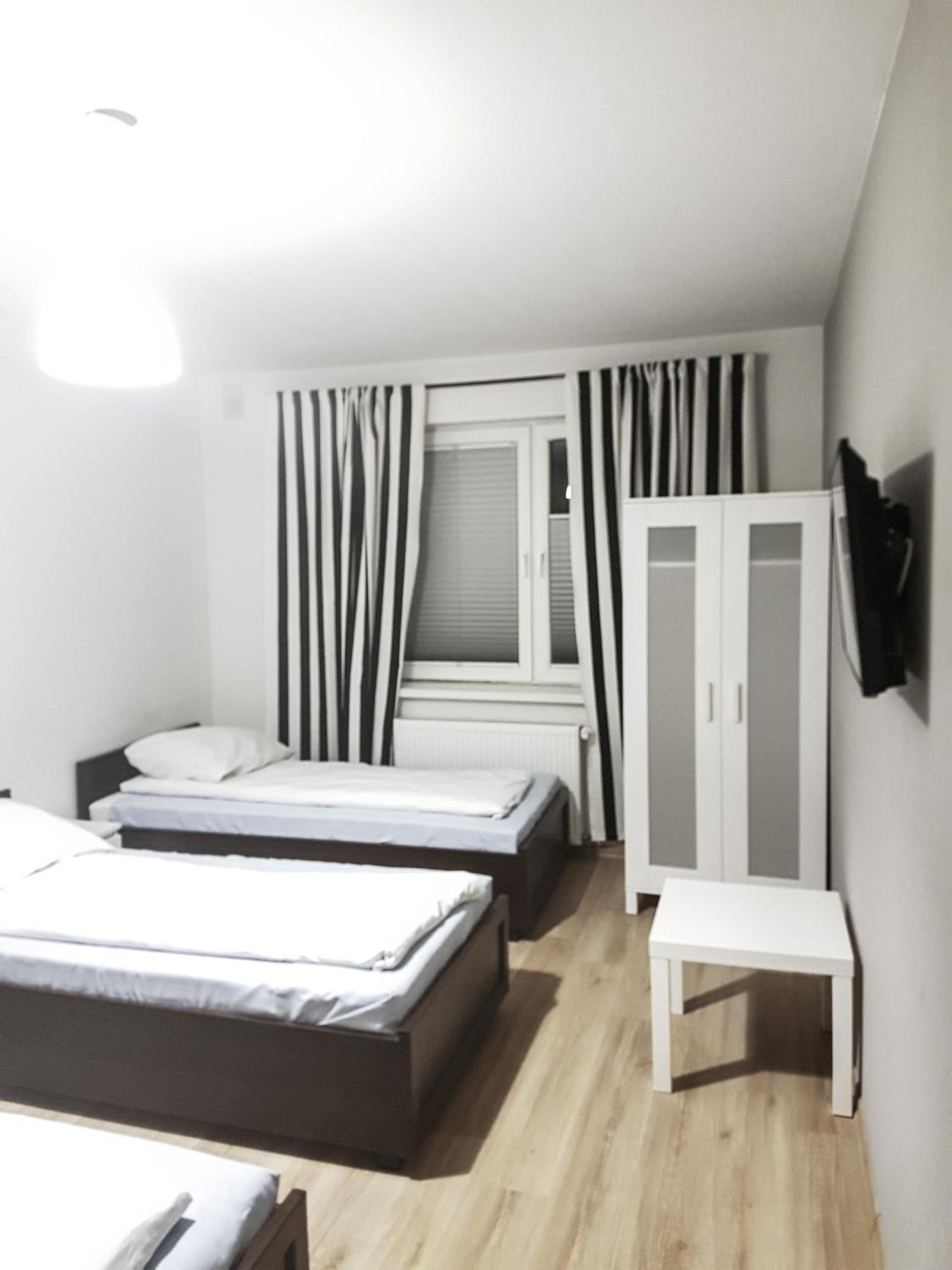 Quadruple Room with Shared Bathroom photo 2