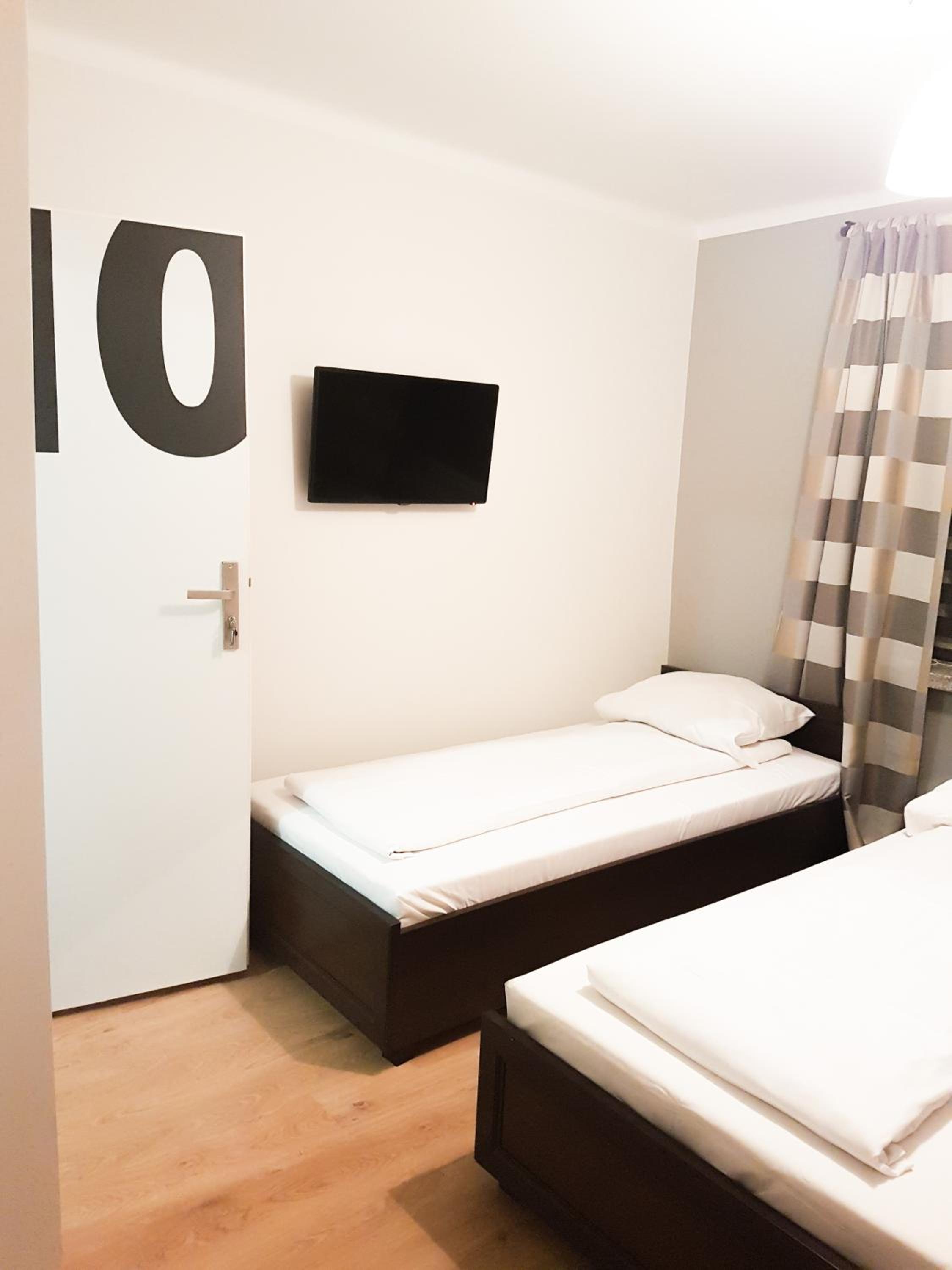 Triple Room with Shared Bathroom photo 3