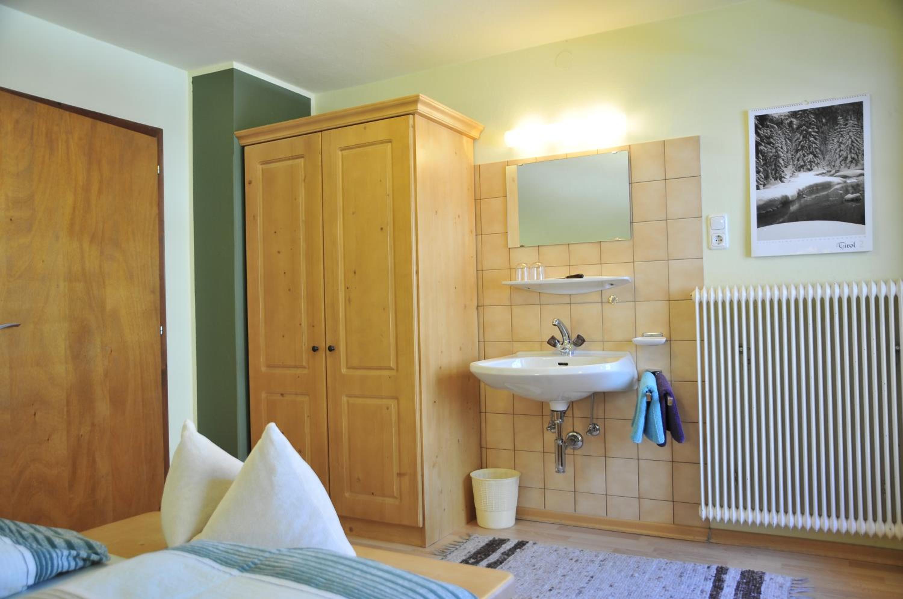 Two-Bedroom Apartment with Balcony photo 2