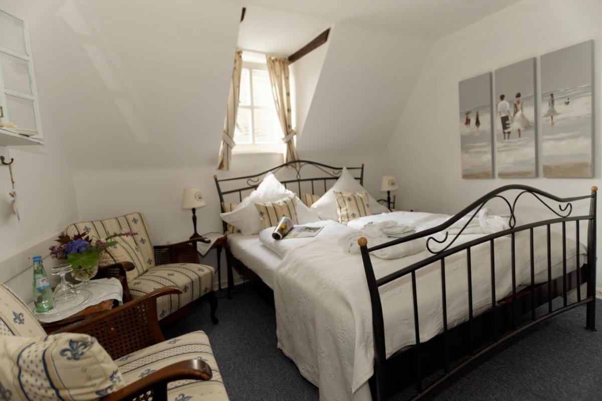 Small Double Room photo 3