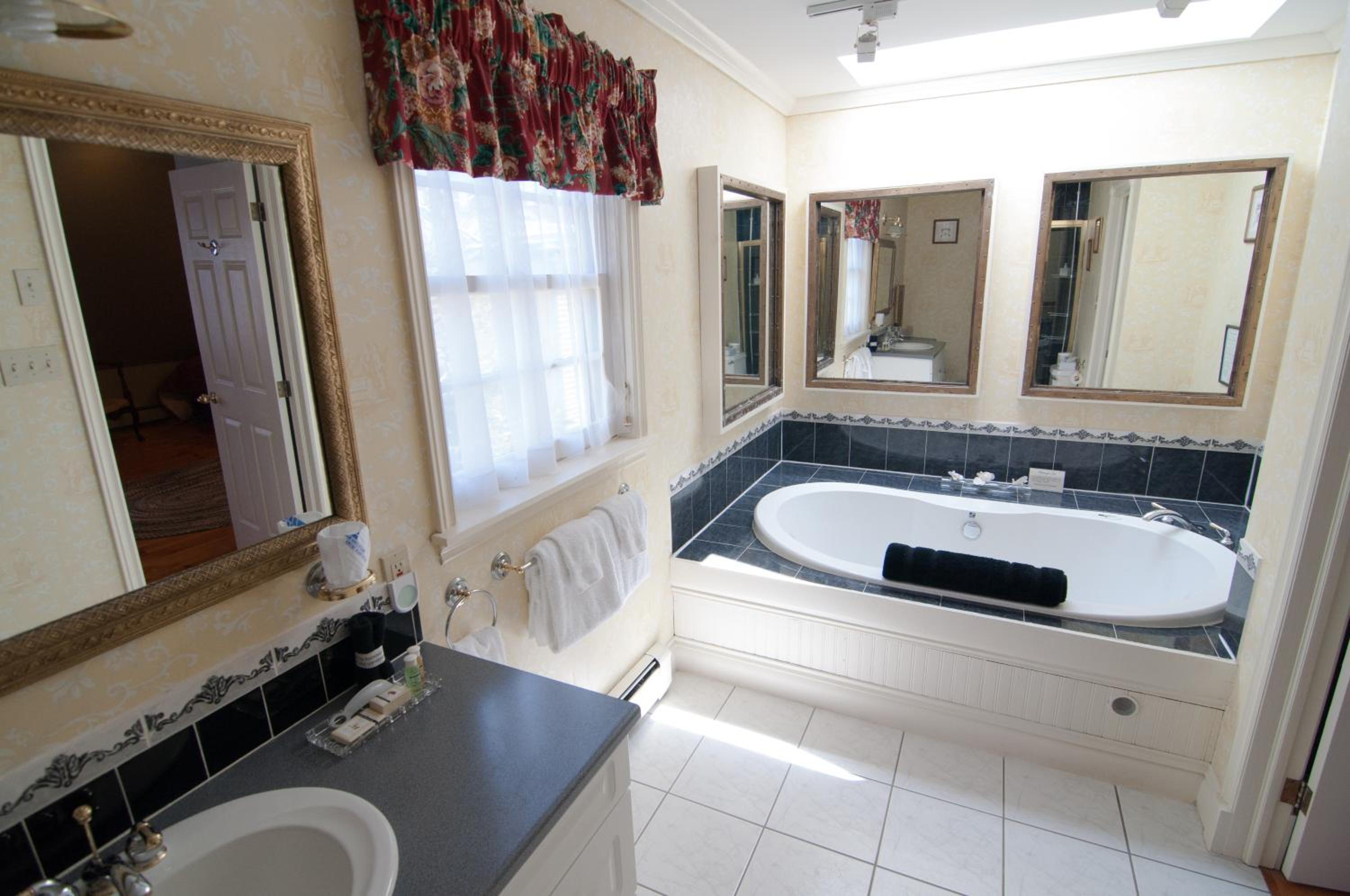 Suite - Second Floor photo 3