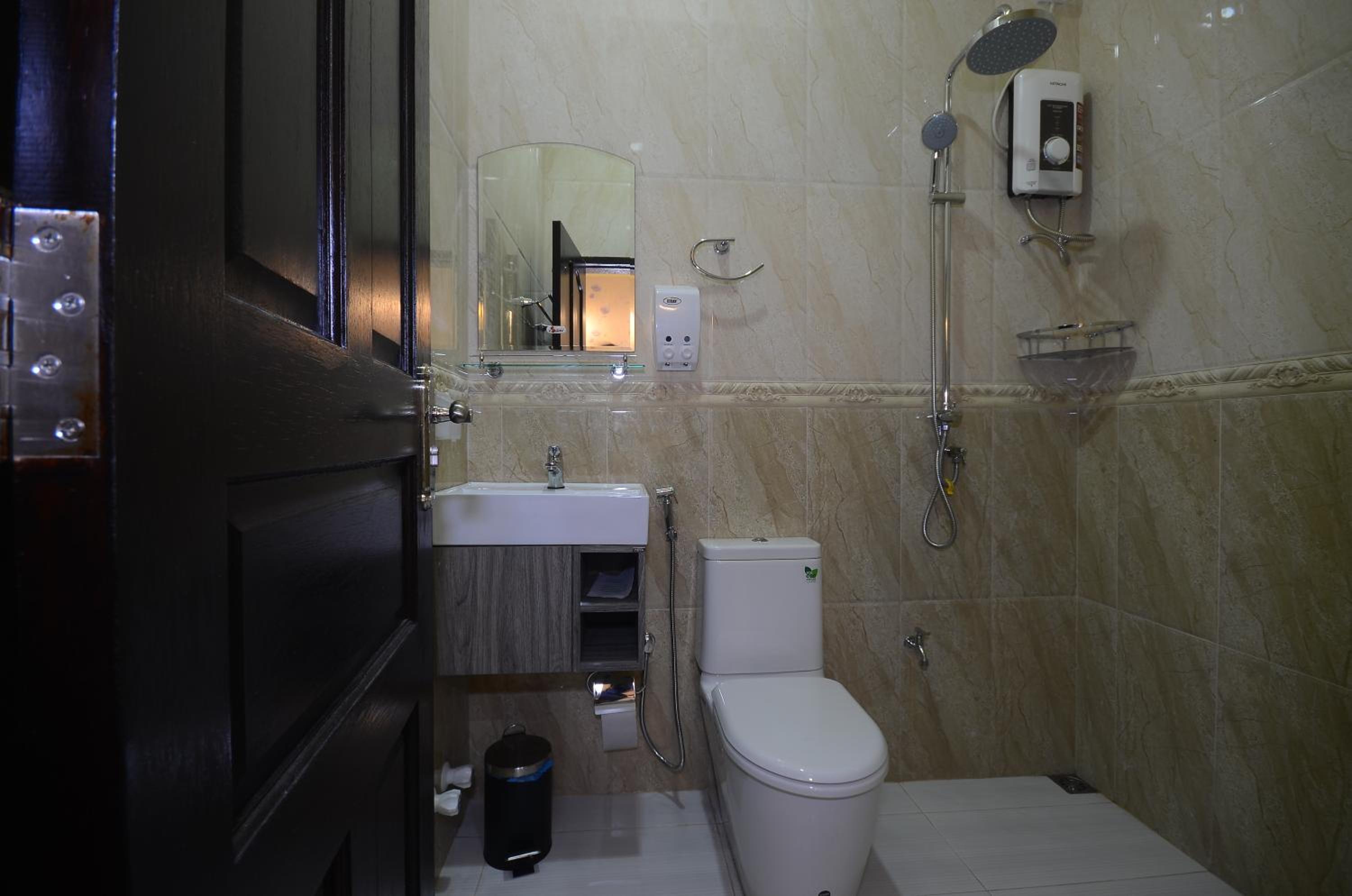 Deluxe Family Suite photo 3