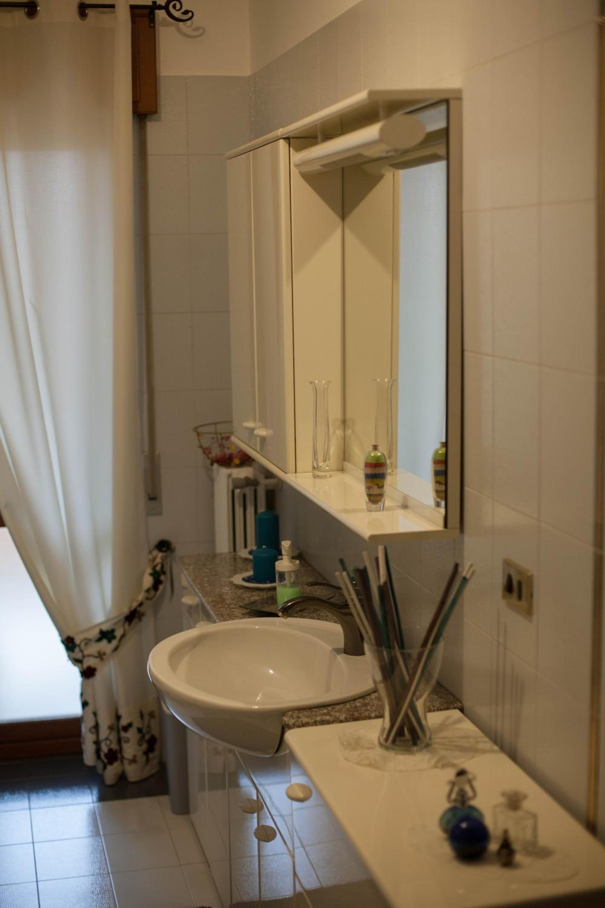 Two-Bedroom Apartment - Photo 31