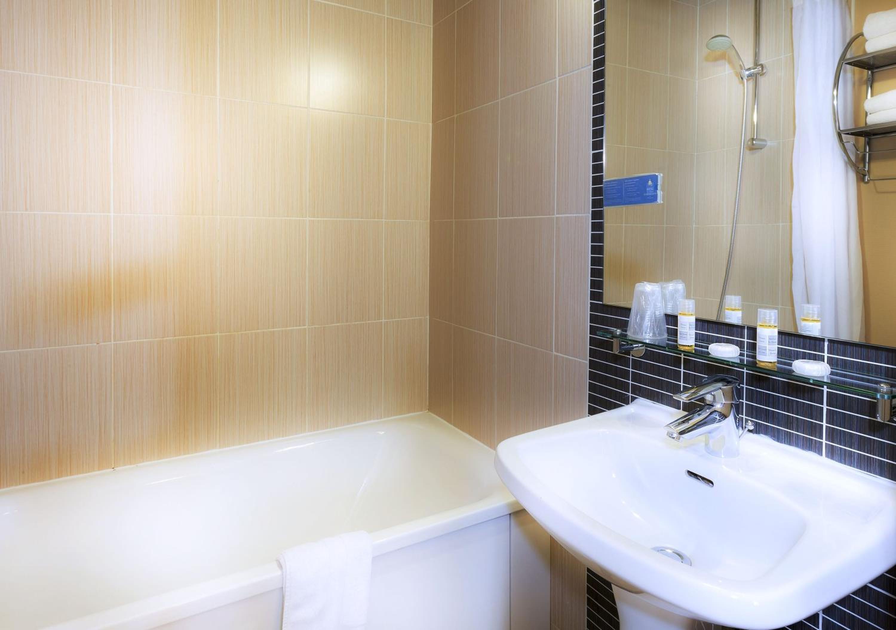 Double Room thumbnail 5