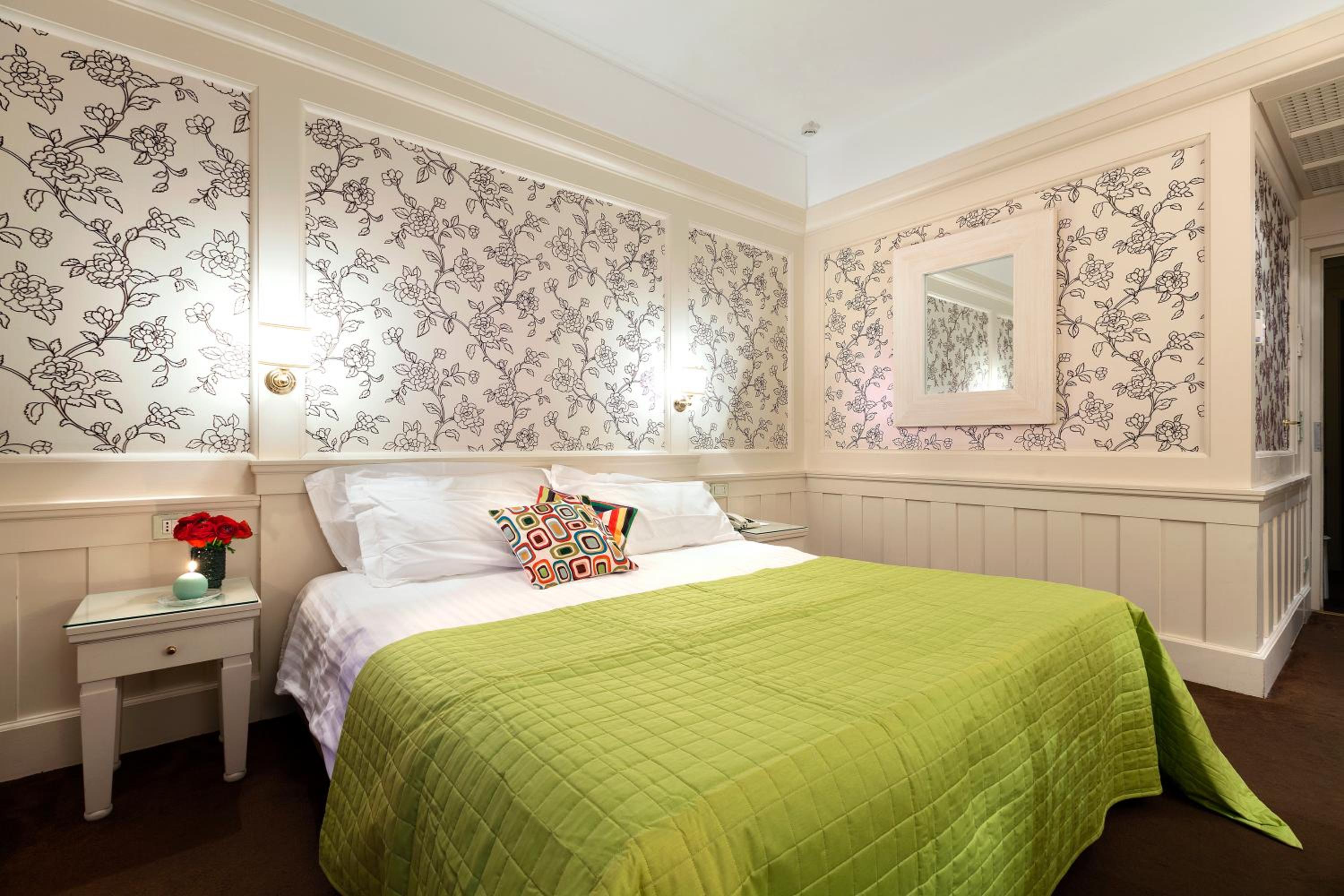 Double Room - Photo 9