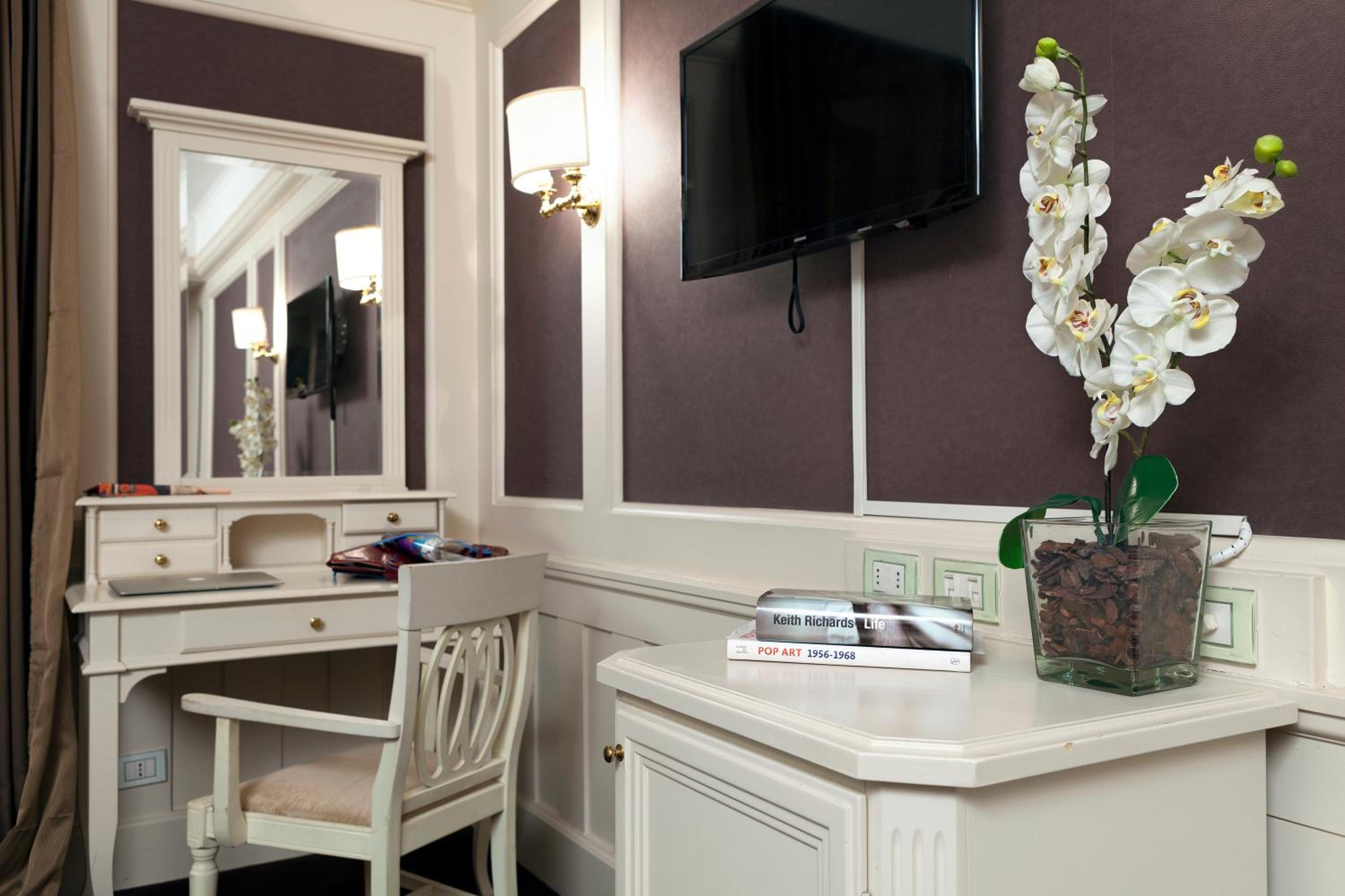 Double Room - Photo 7