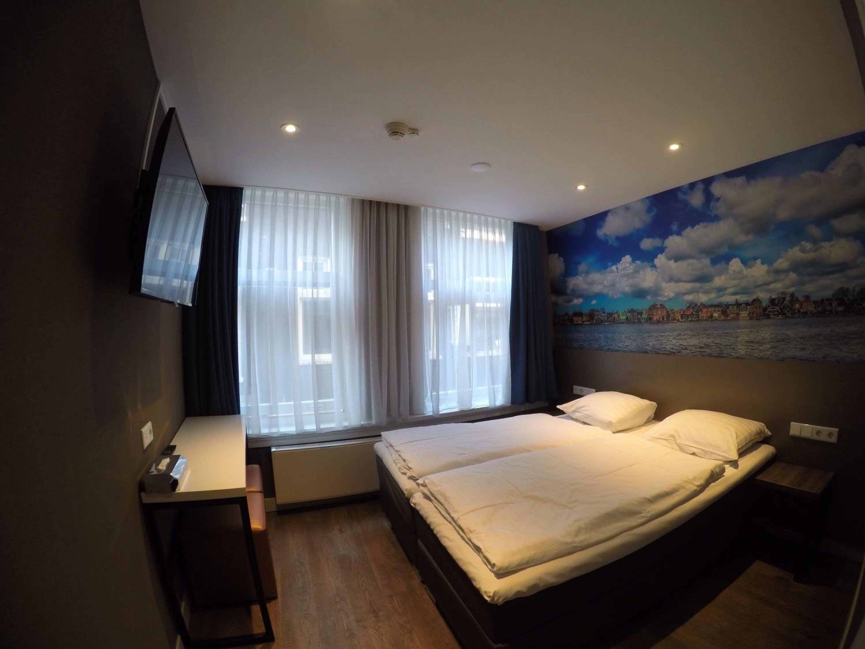 Double Room with Private Bathroom photo 3