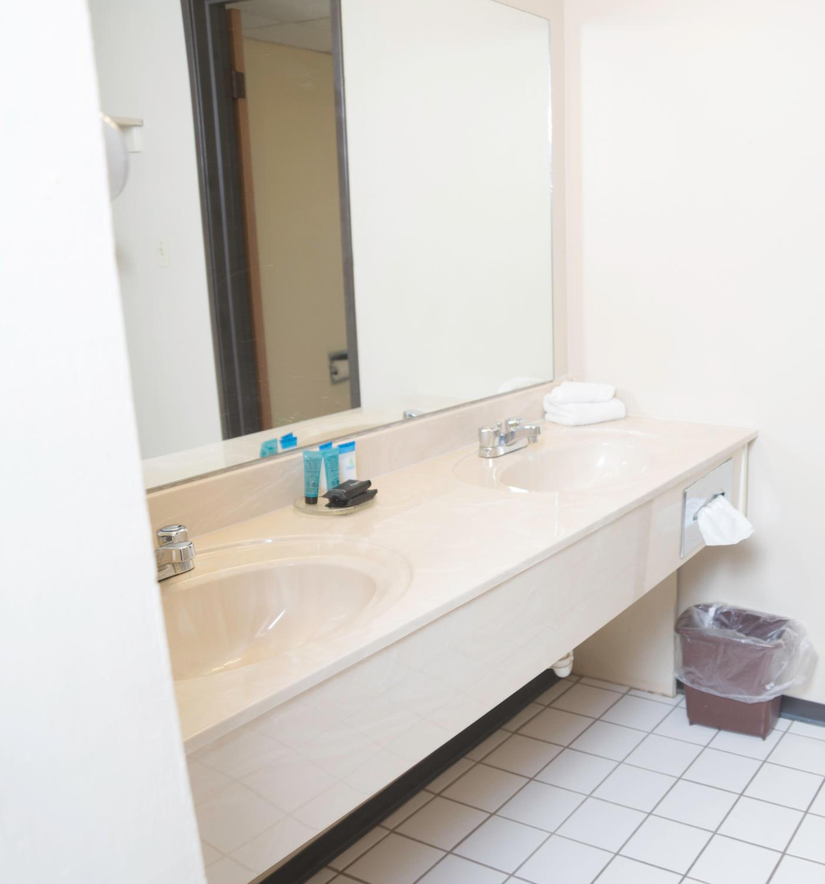 King Suite - Photo 4