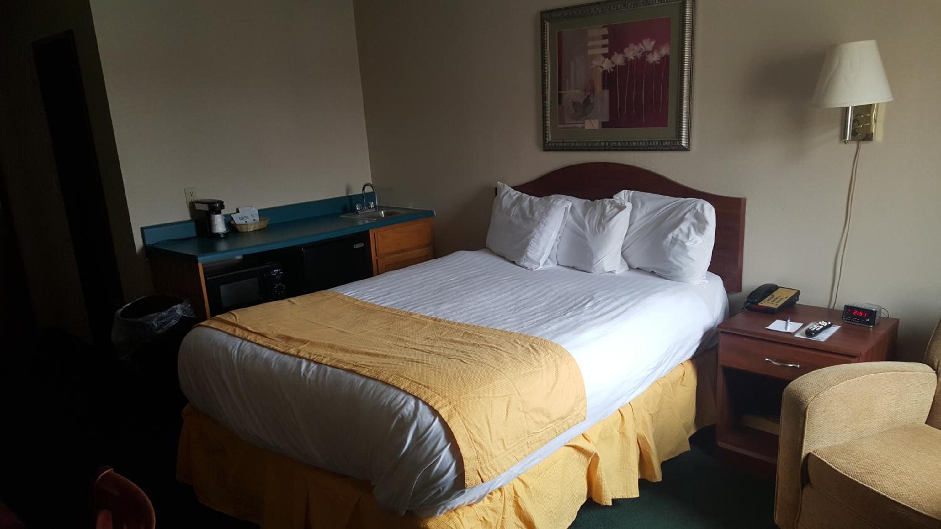 Deluxe Queen Room photo 3