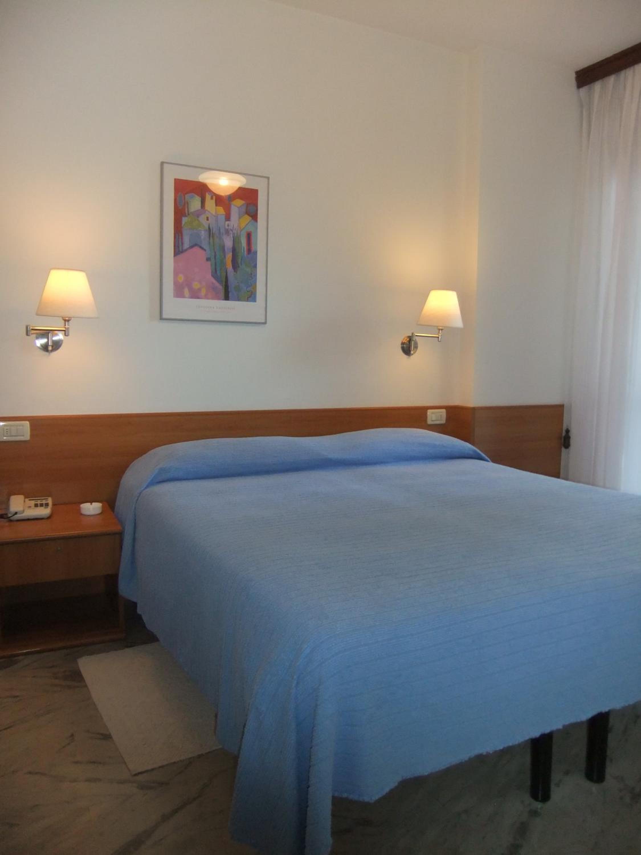 Double or Twin Room photo 3