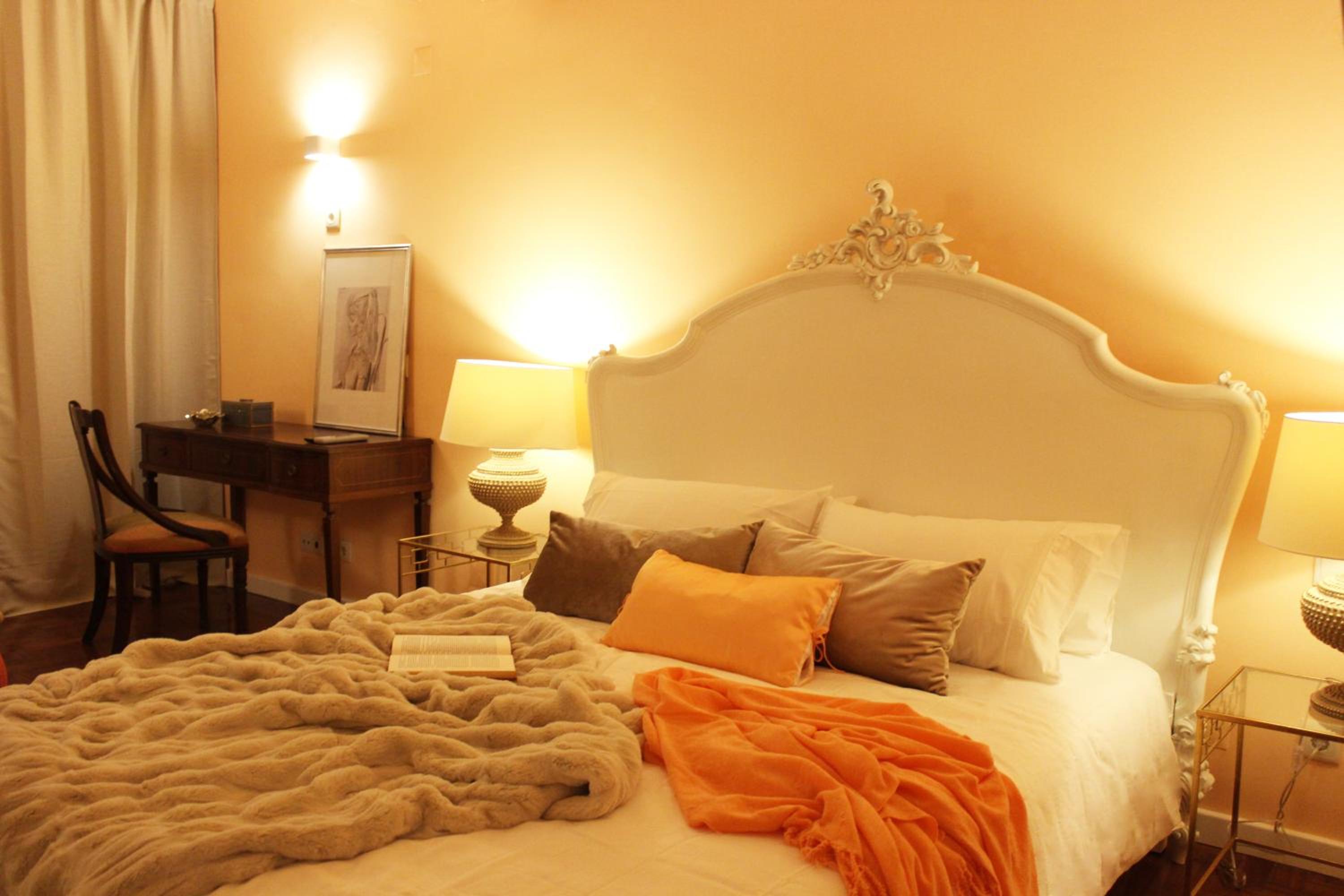 Apartment with Balcony - Photo 4