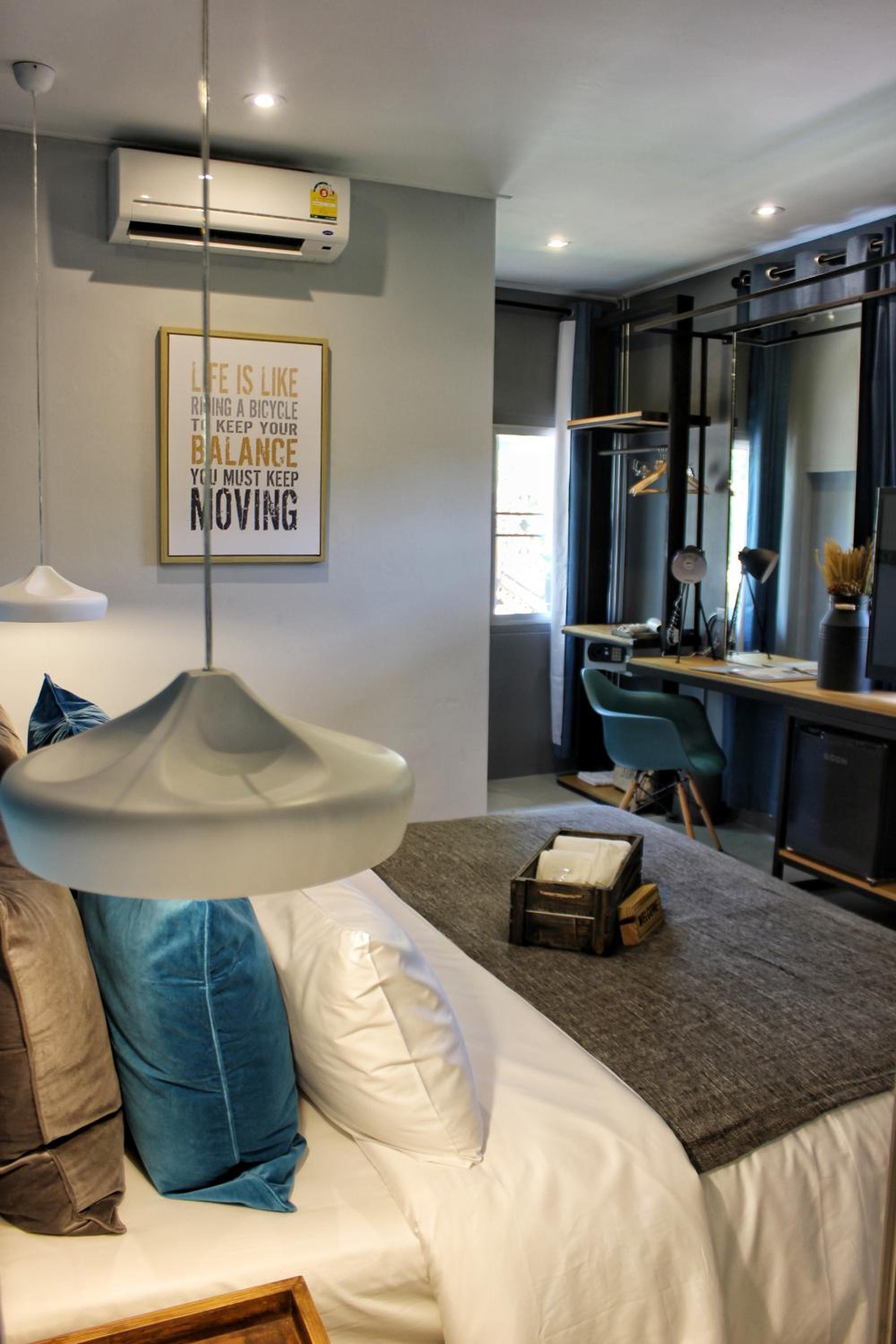 Deluxe King Room photo 1