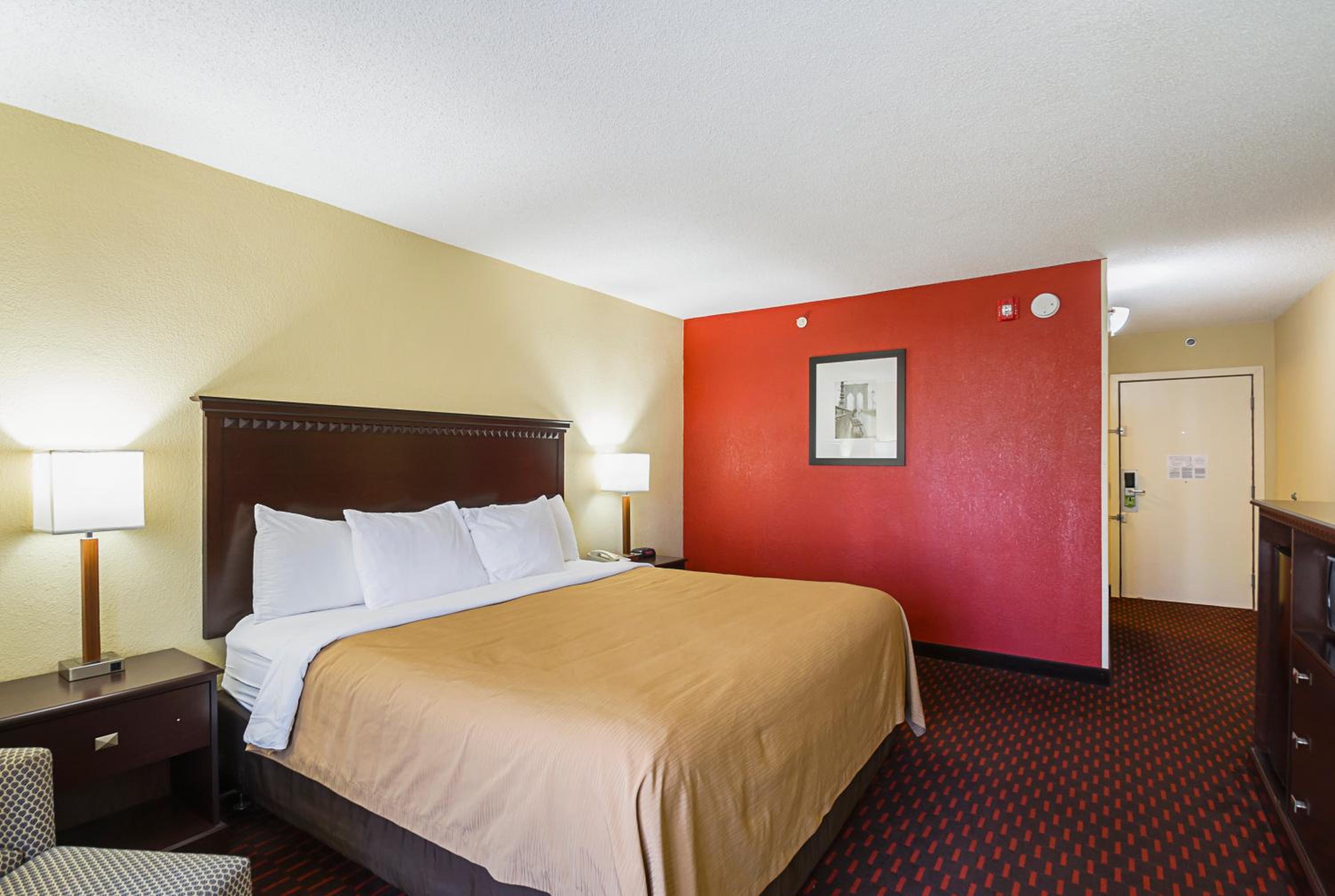 King Room - Accessible/Non-Smoking - Photo 3