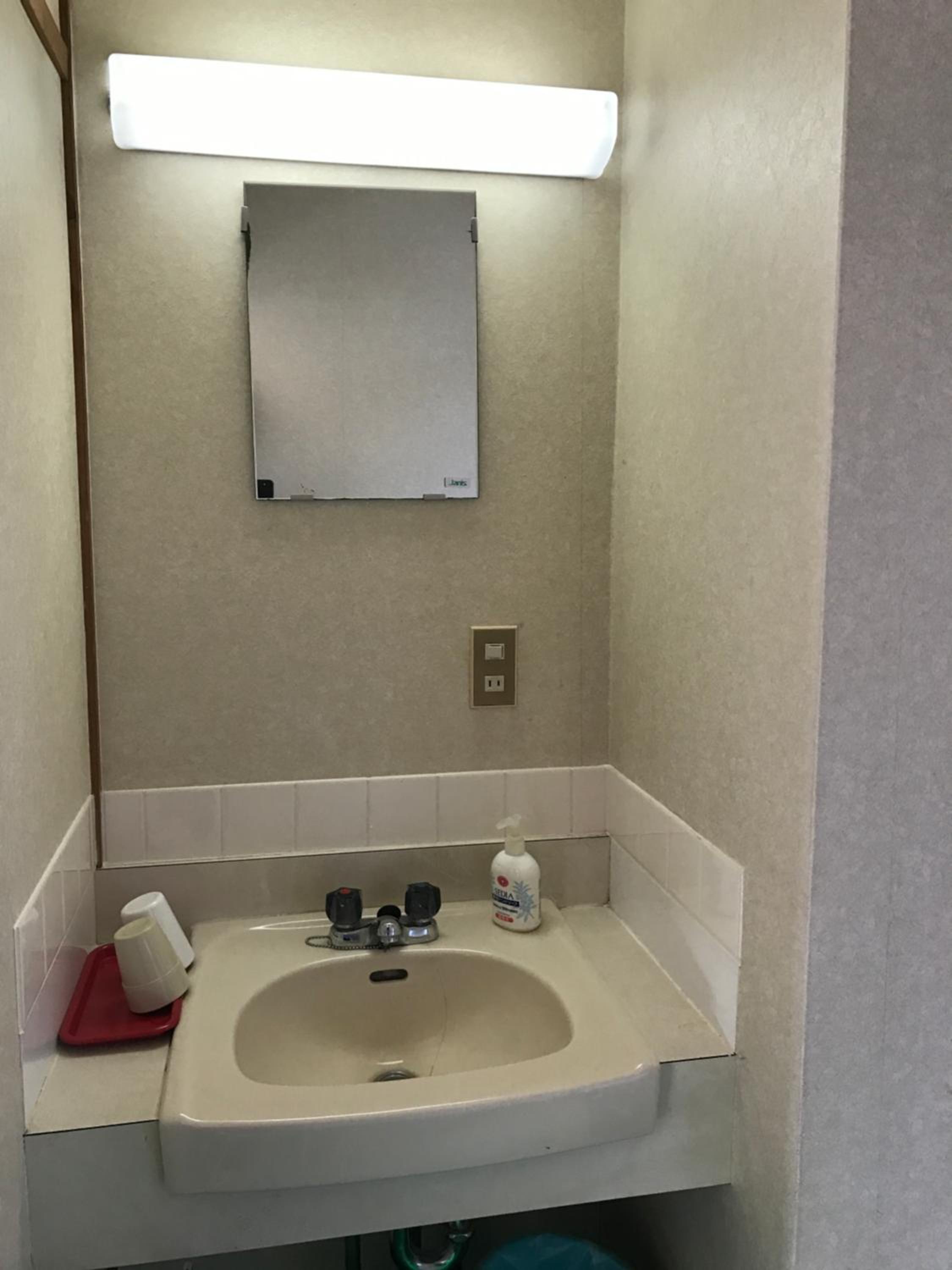 Japanese-Style Room with Shared Bathroom photo 3