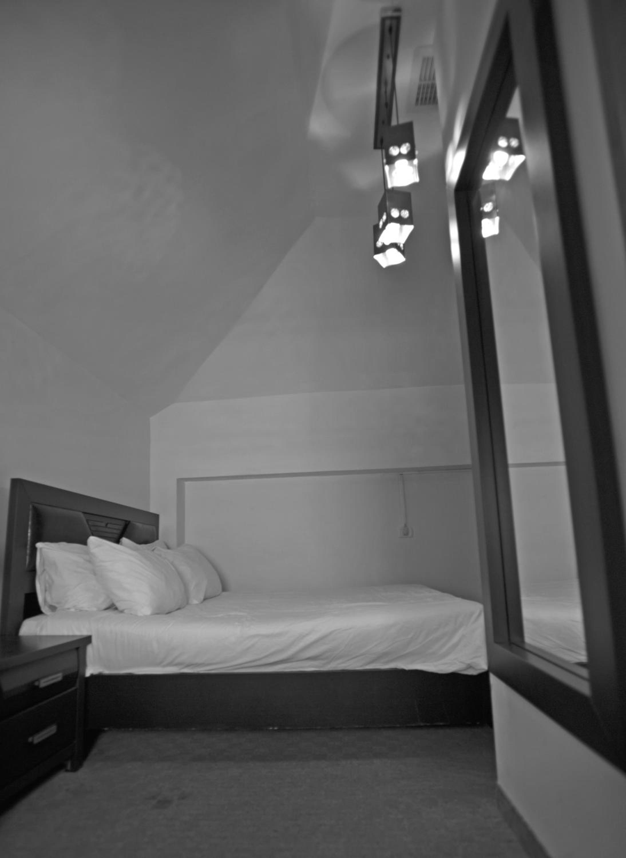 Standard Double Room - Photo 4