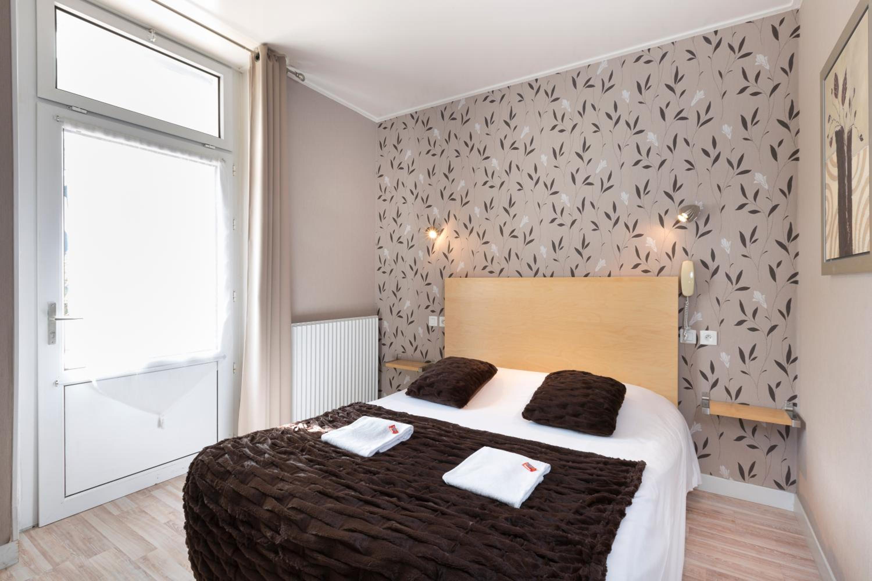 Classic Double Room - Photo 8
