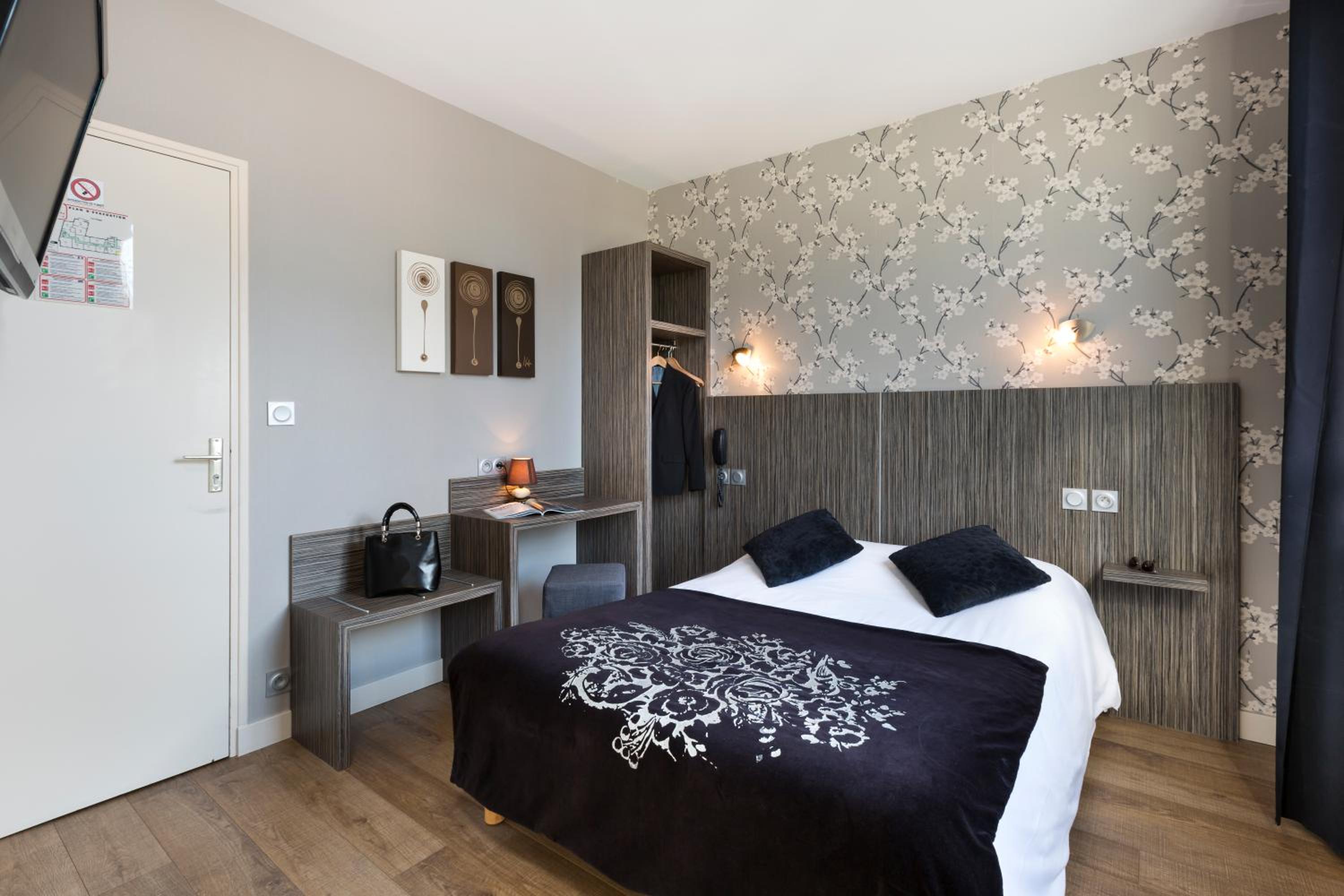 Classic Double Room - Photo 7