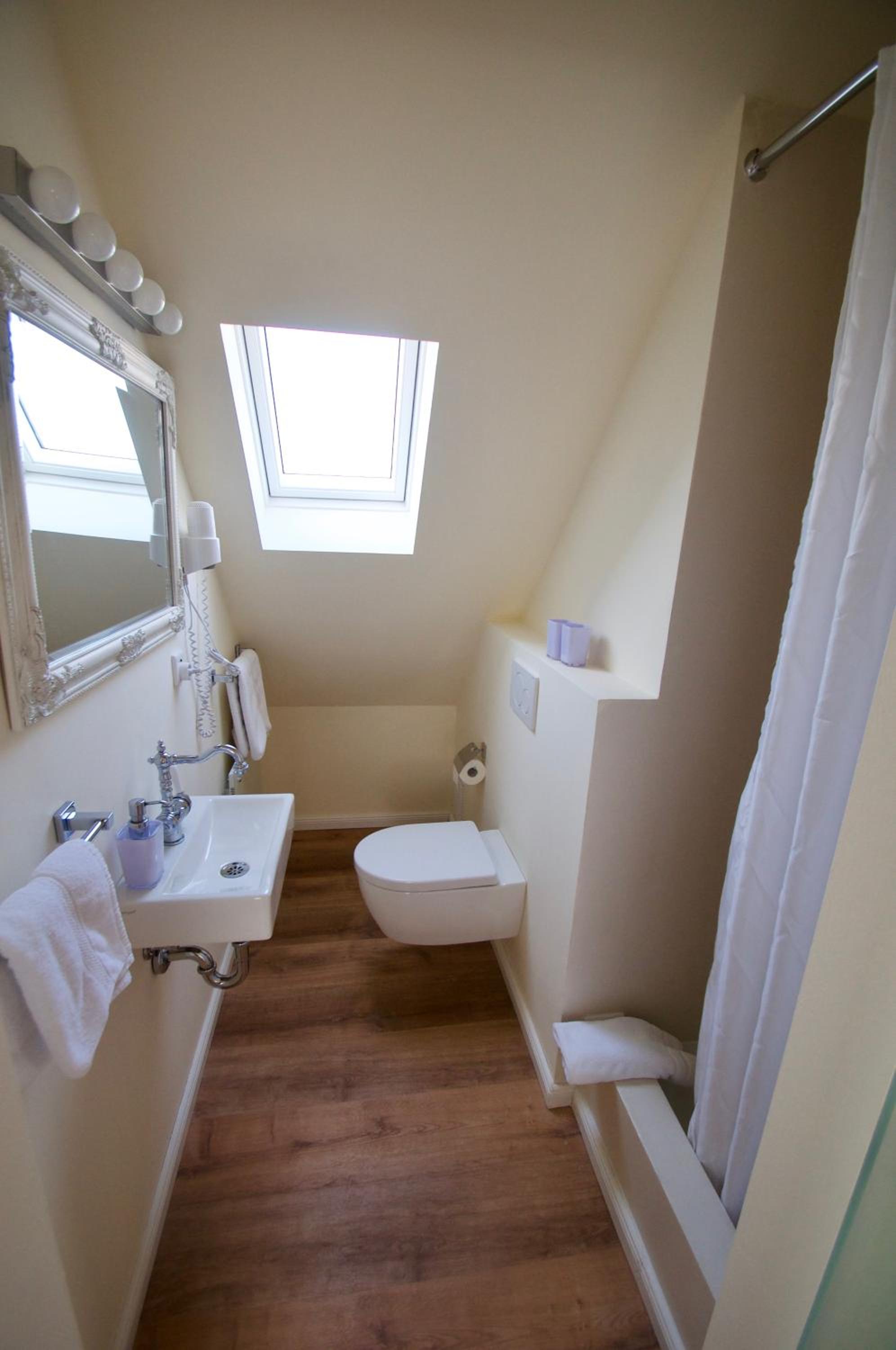 Double Room - Photo 18