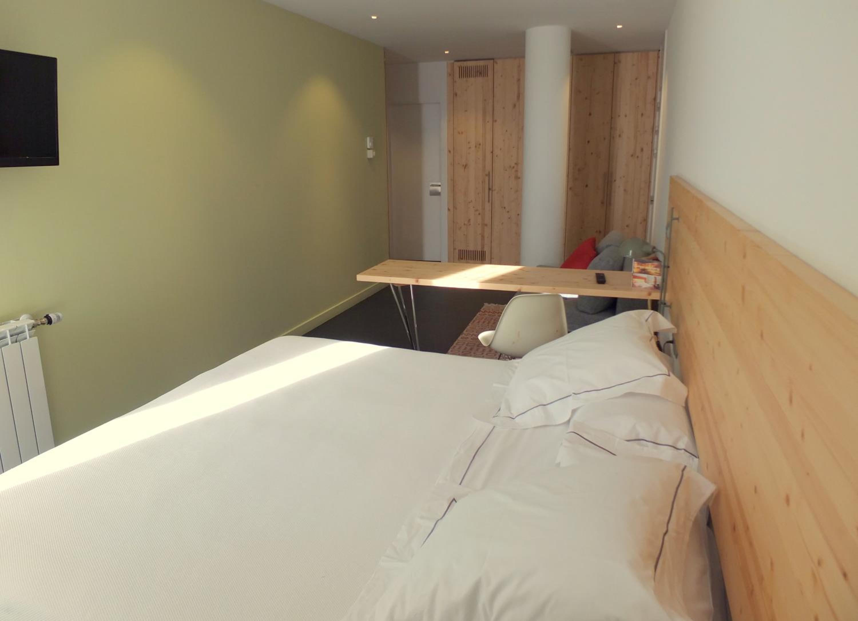 Large Double or Twin Room - Photo 5