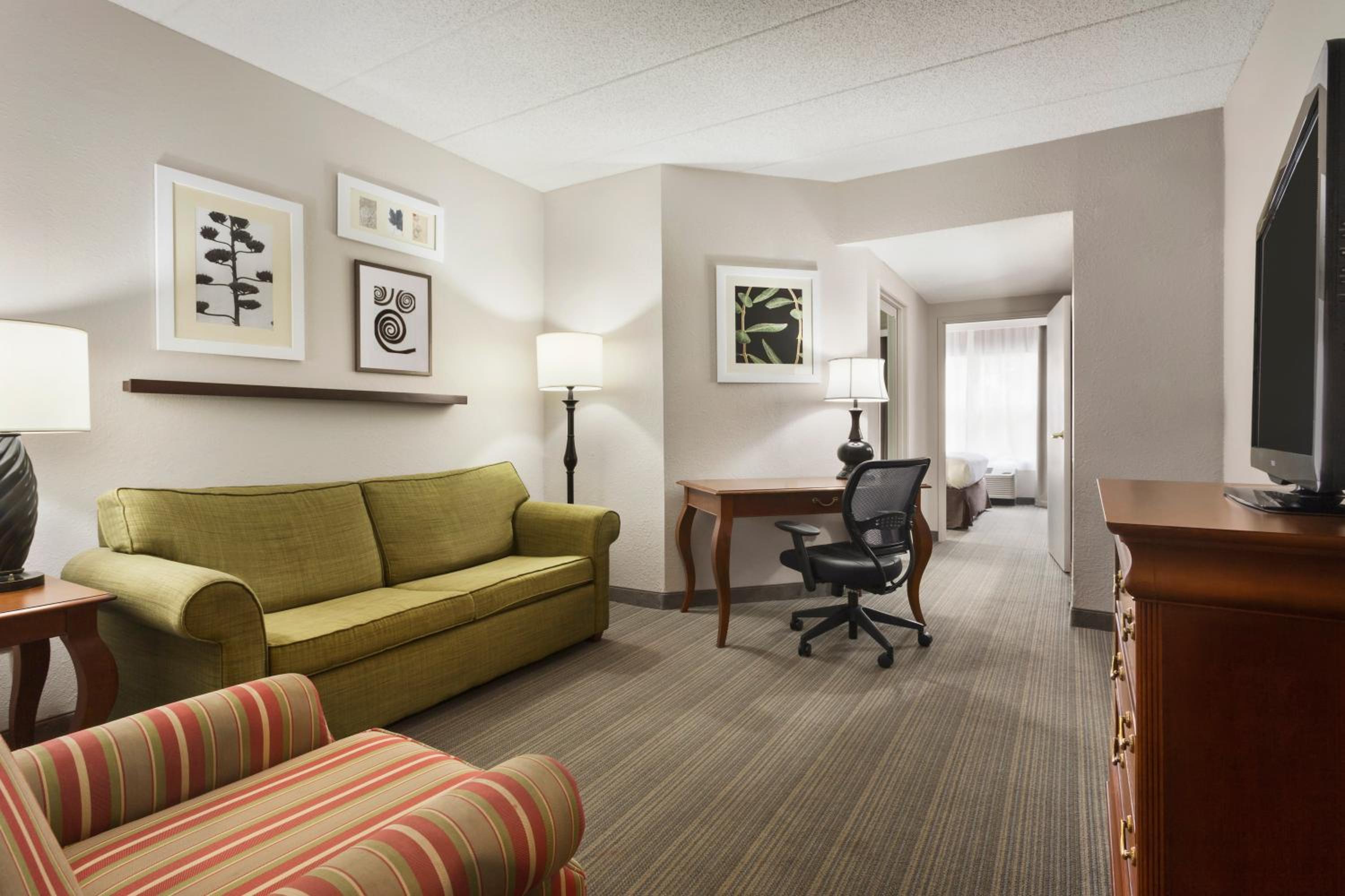 One-Bedroom King Suite - Disability Access/Non-Smoking - Photo 4